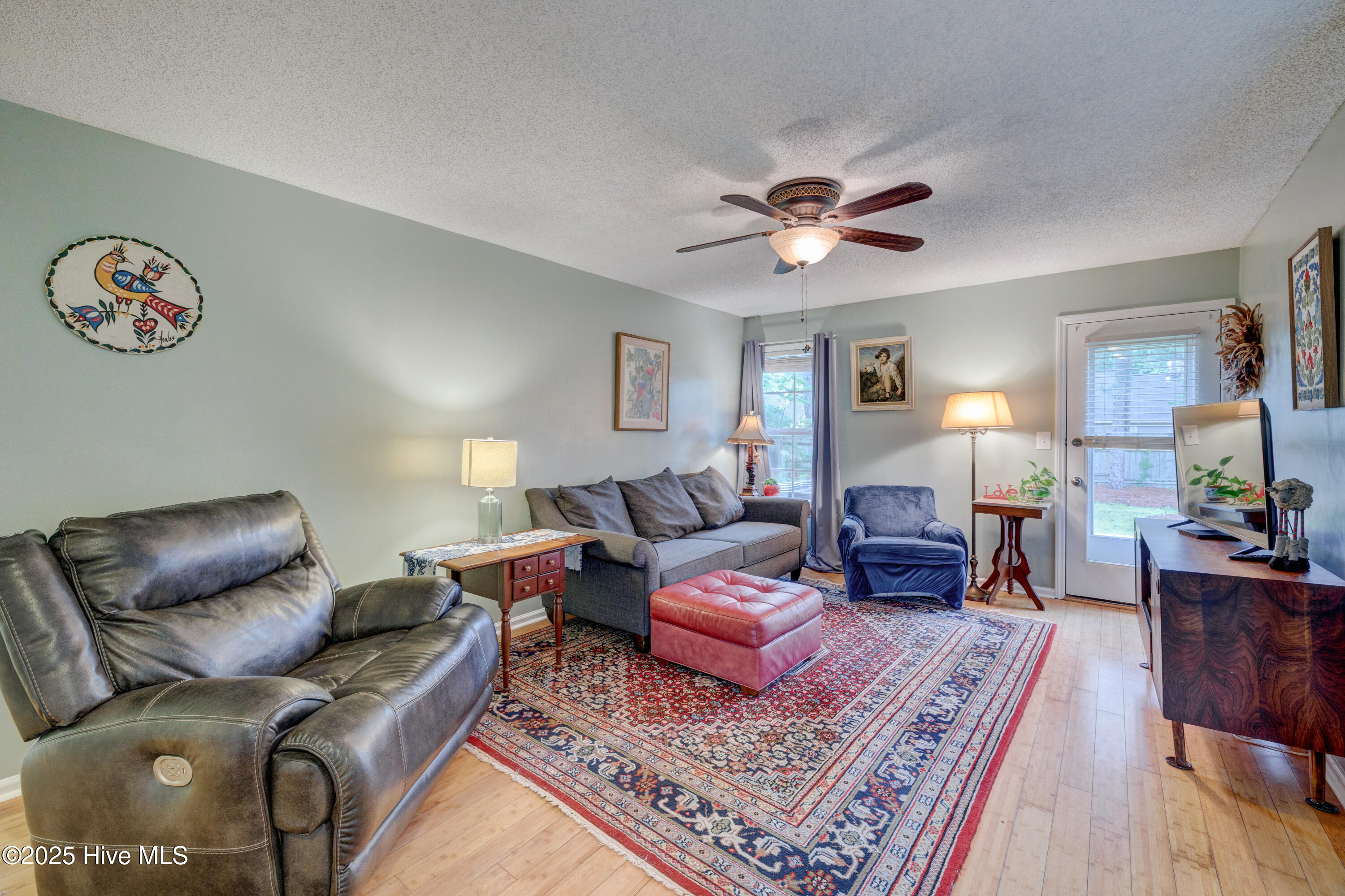 1525 Pointer Lane