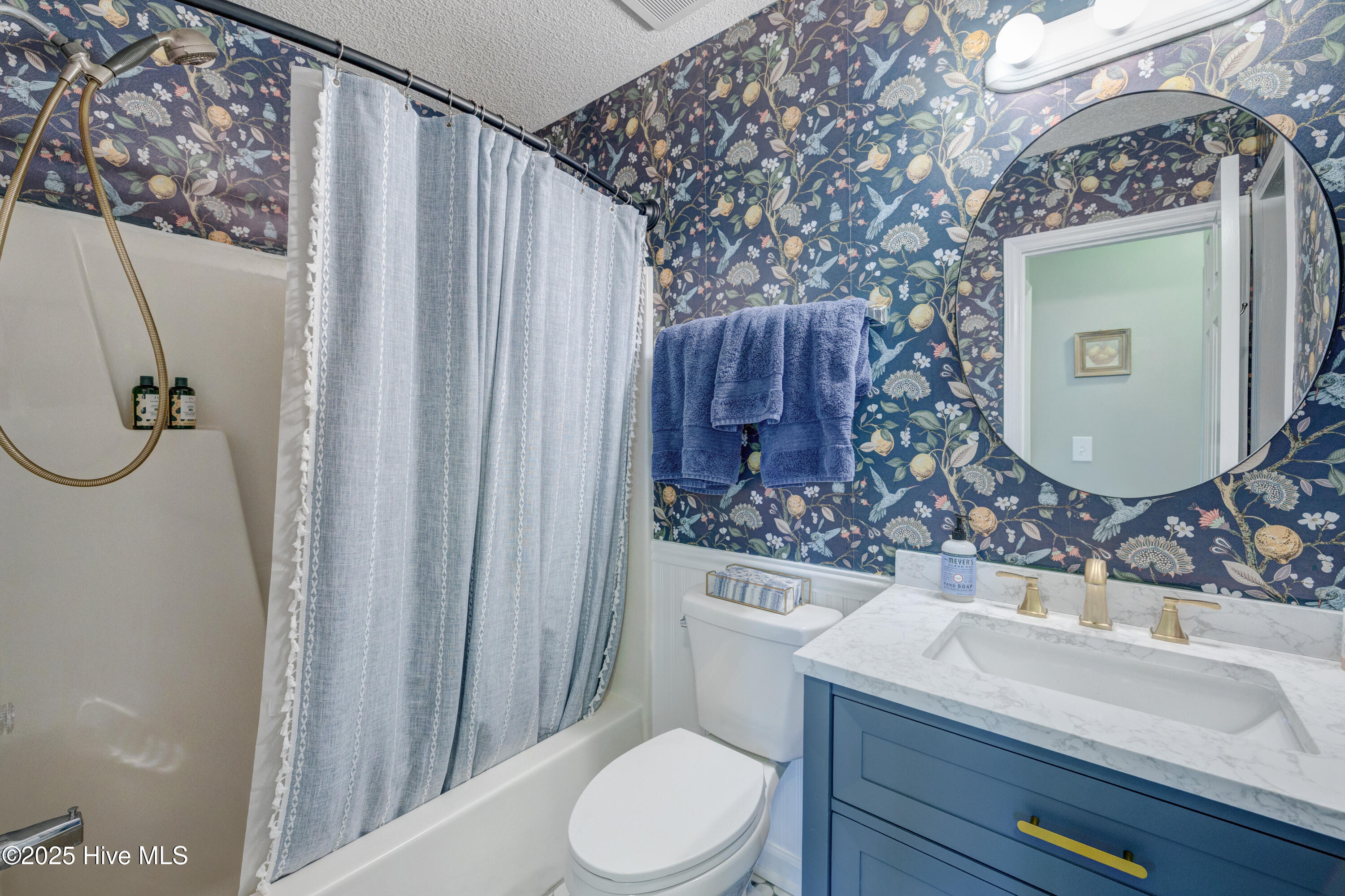 1525 Pointer Lane