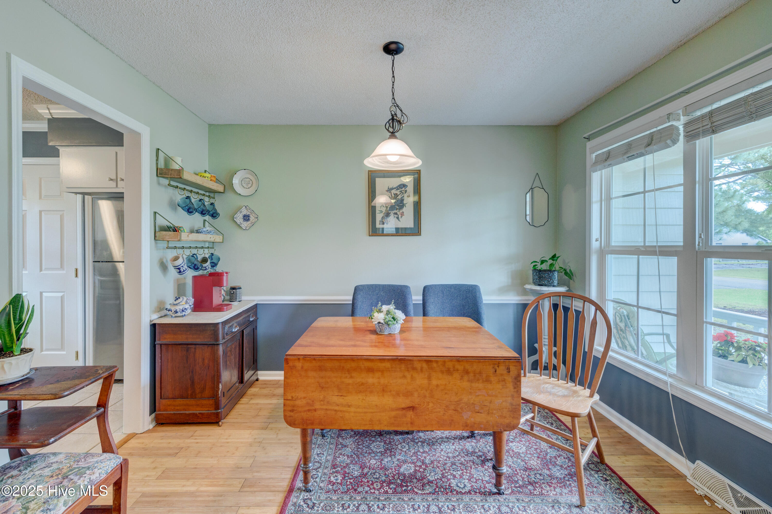 1525 Pointer Lane