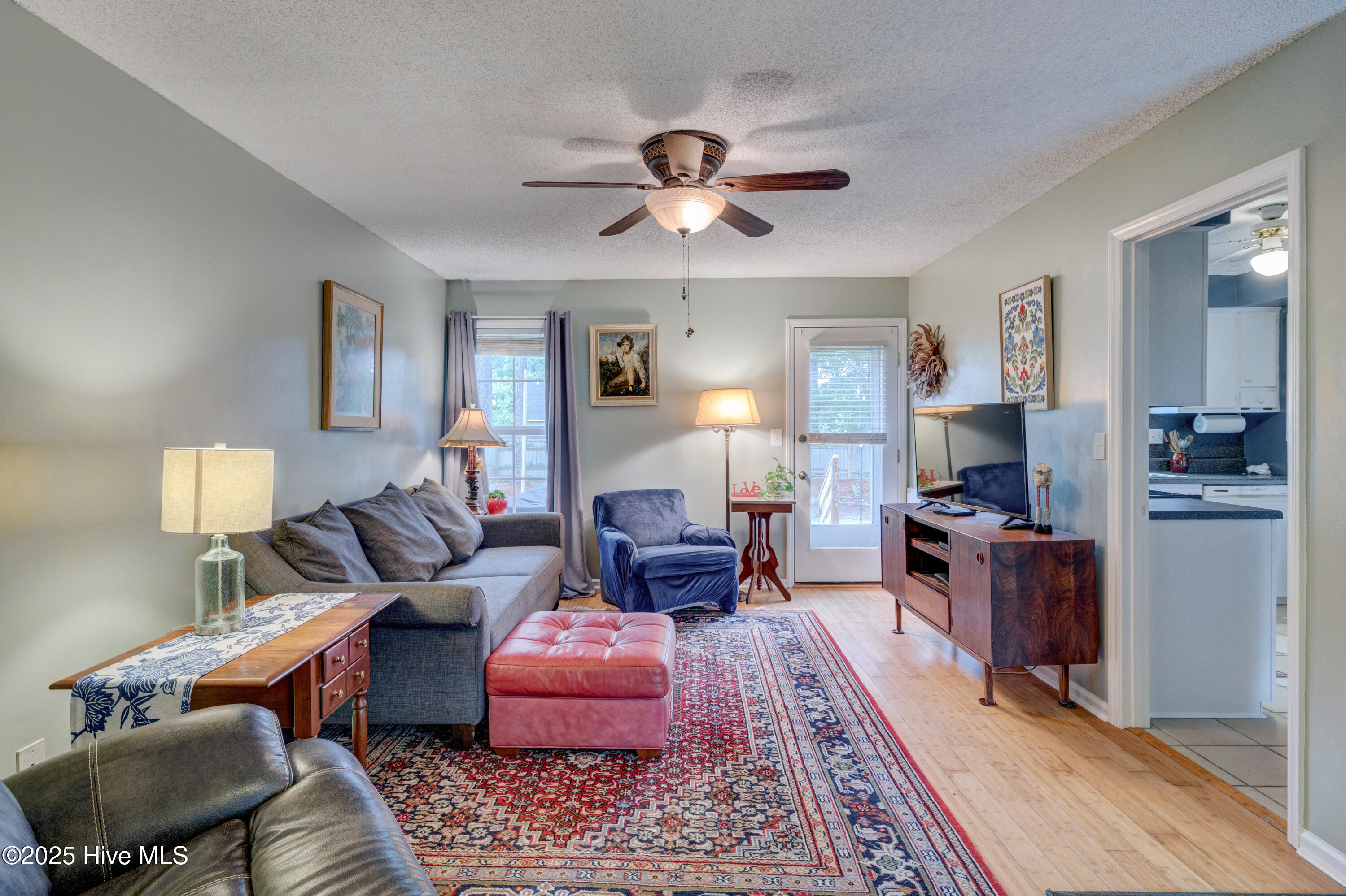 1525 Pointer Lane