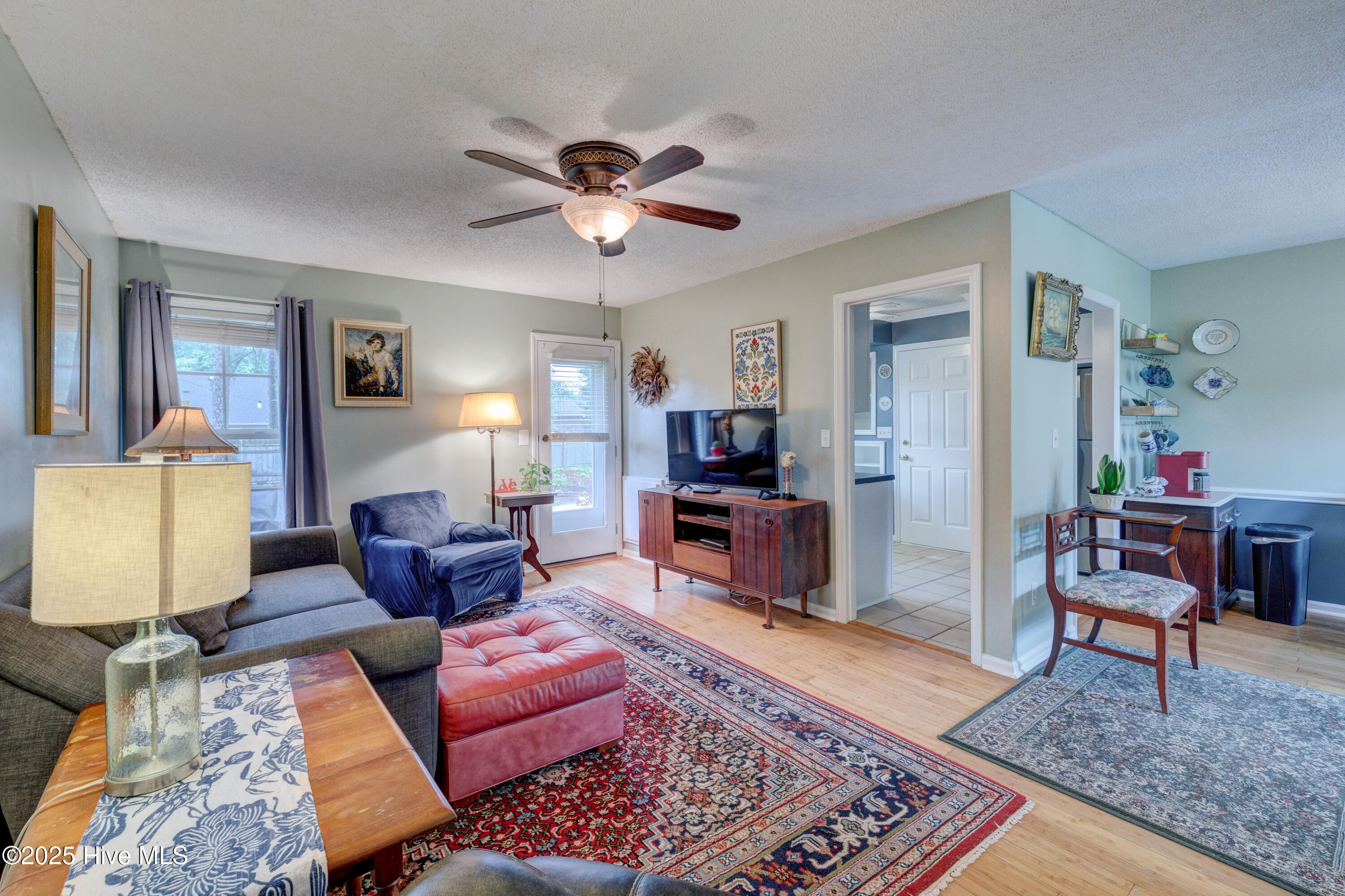 1525 Pointer Lane