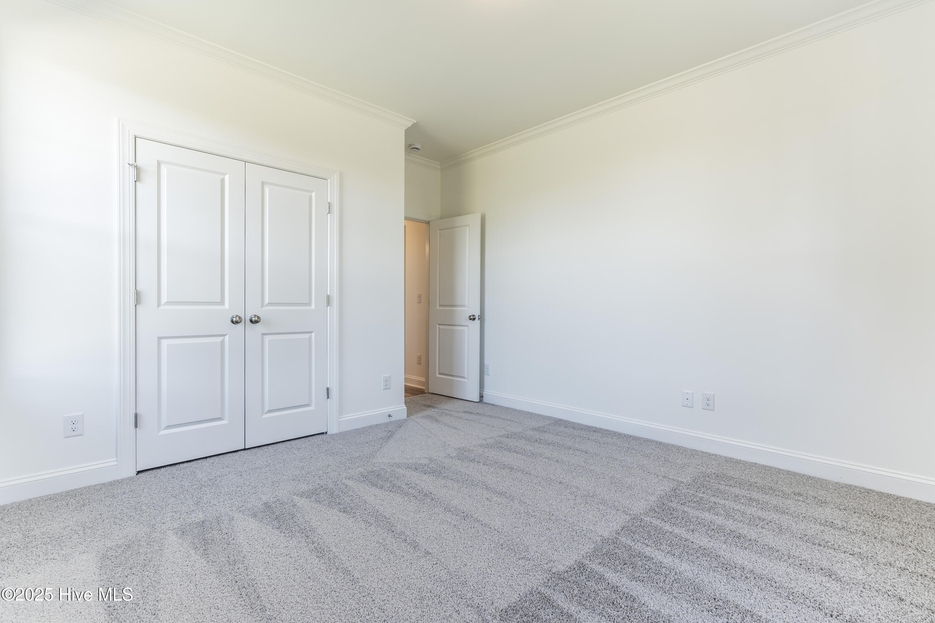 1273 St Simons Drive SE