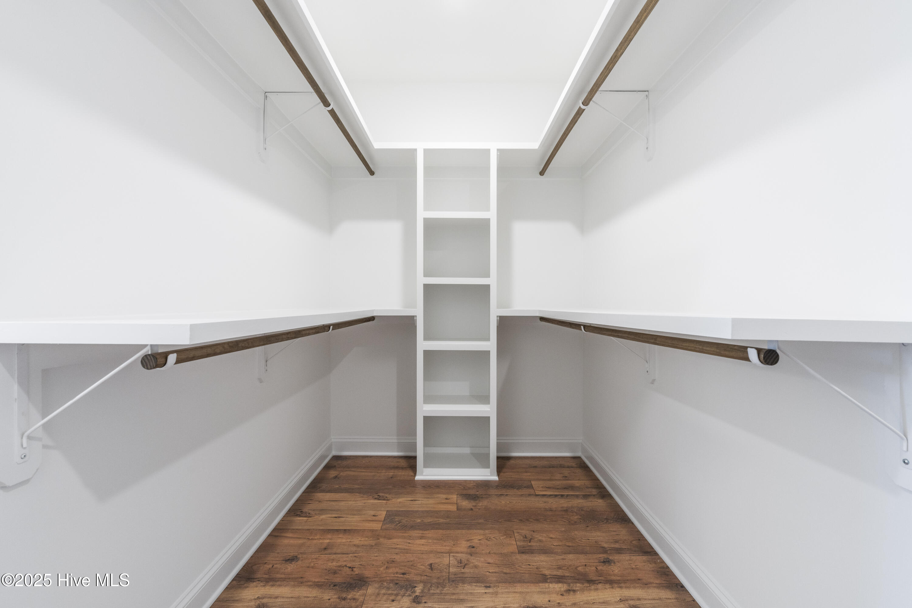 1273 St Simons Drive SE