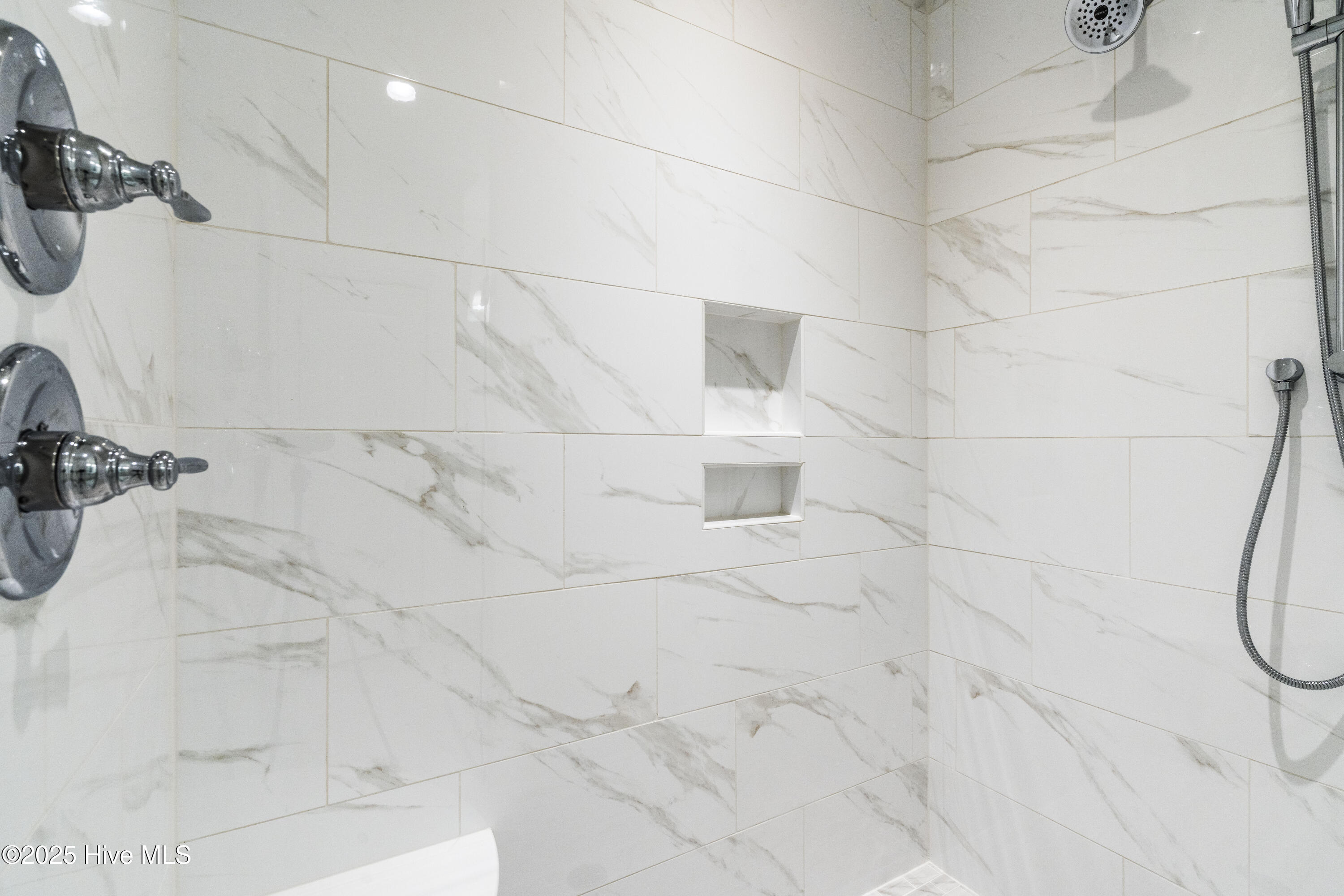 1246 Formosa Drive SE, 83