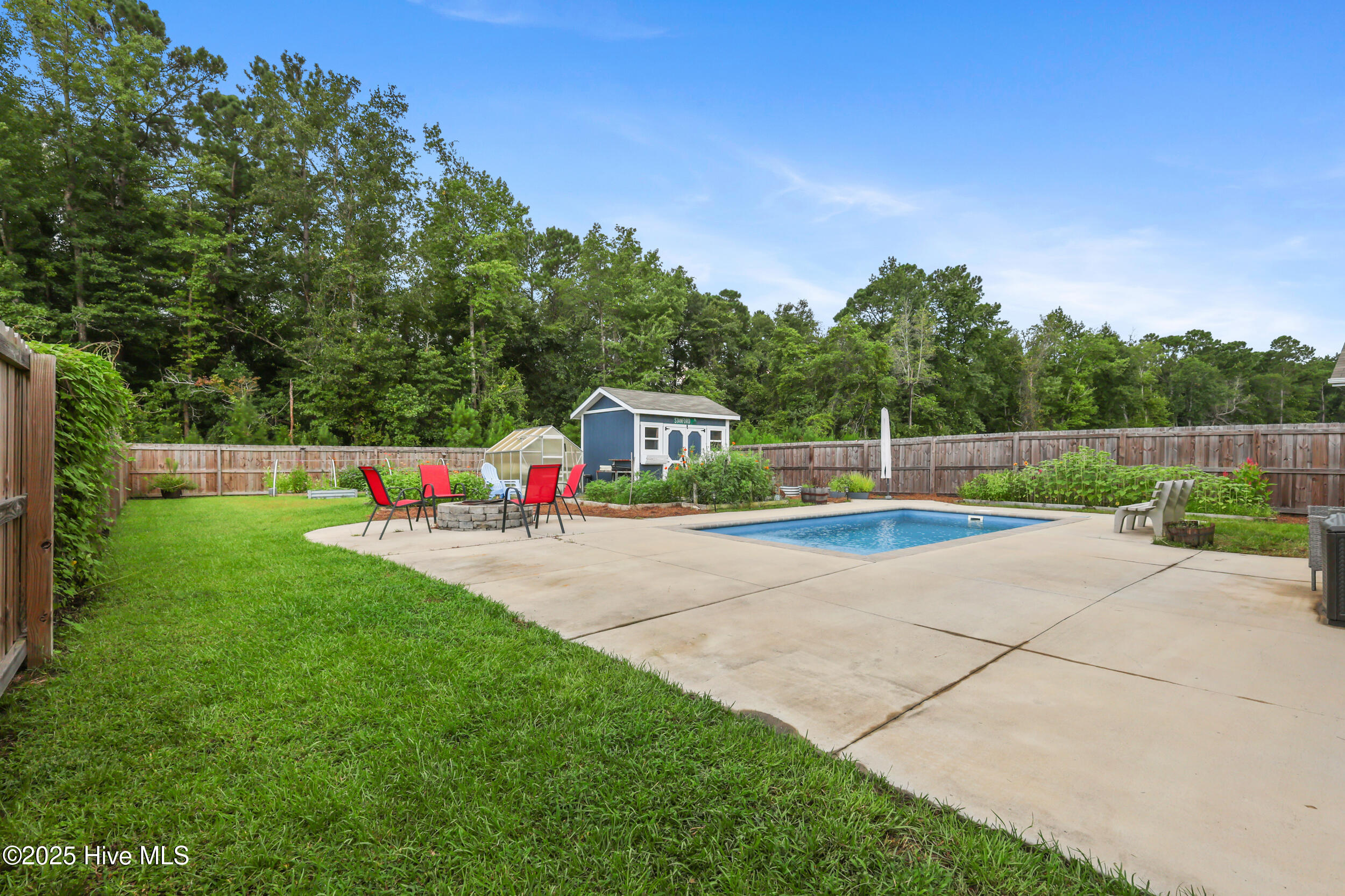 1212 Hidden Creek Drive NE