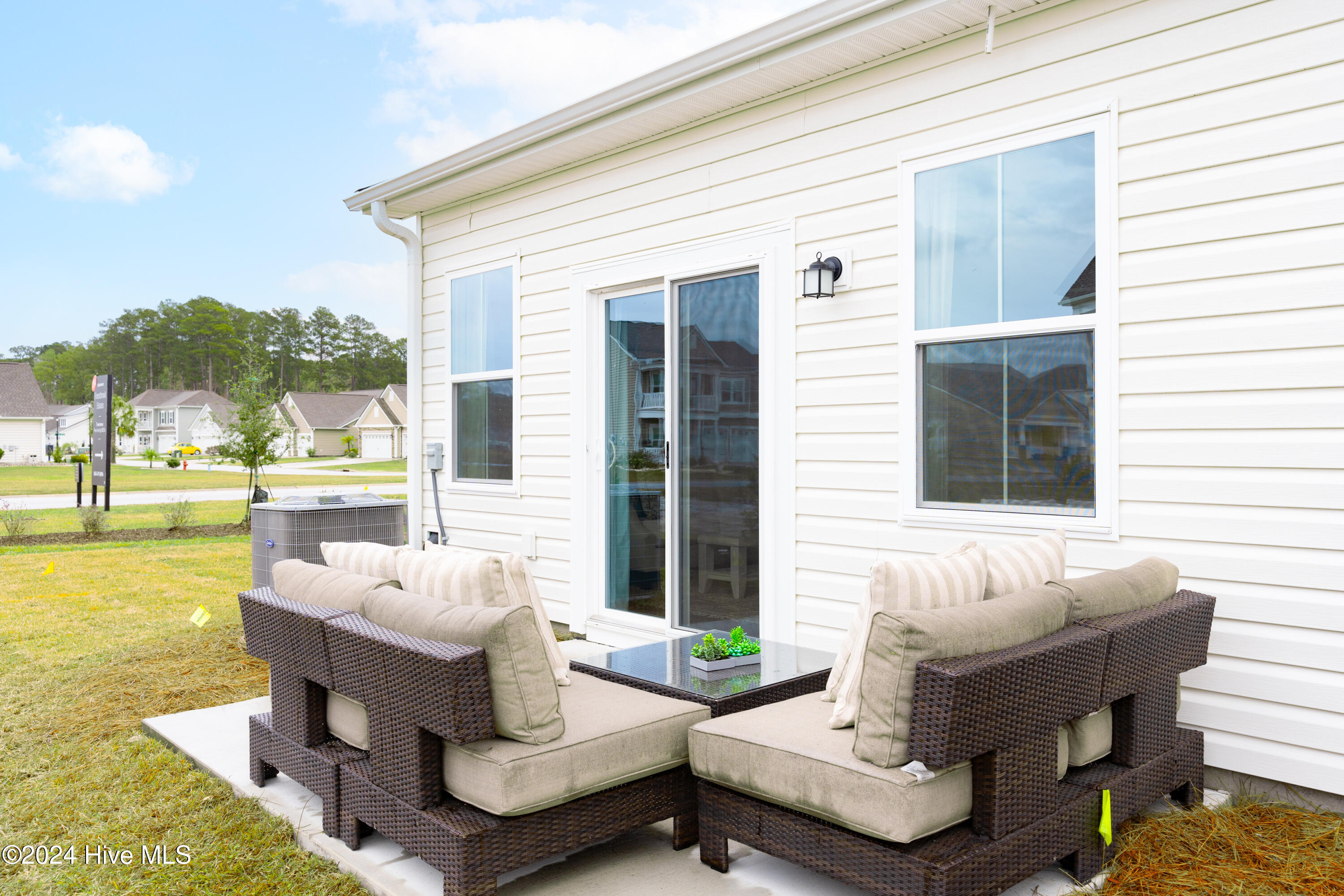 2083 NE Wild Indigo Circle NW 93