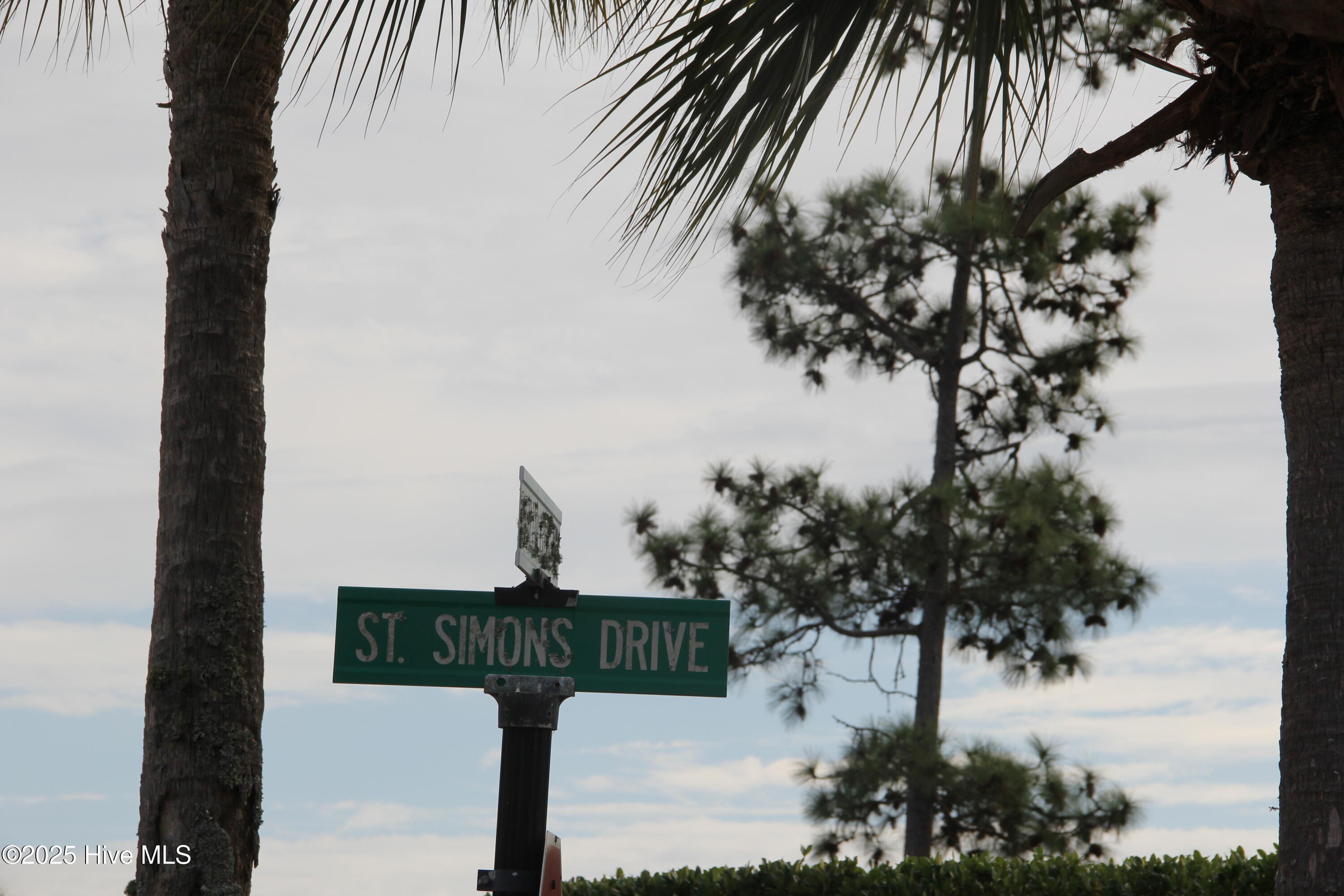 1274 St Simons Drive SE