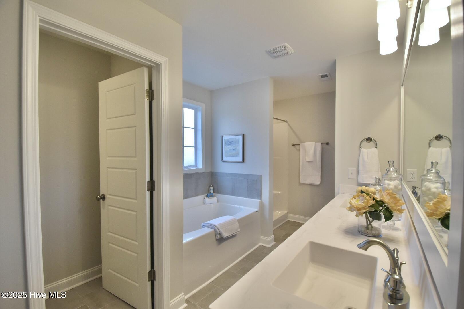 229 S Bandwheel Way