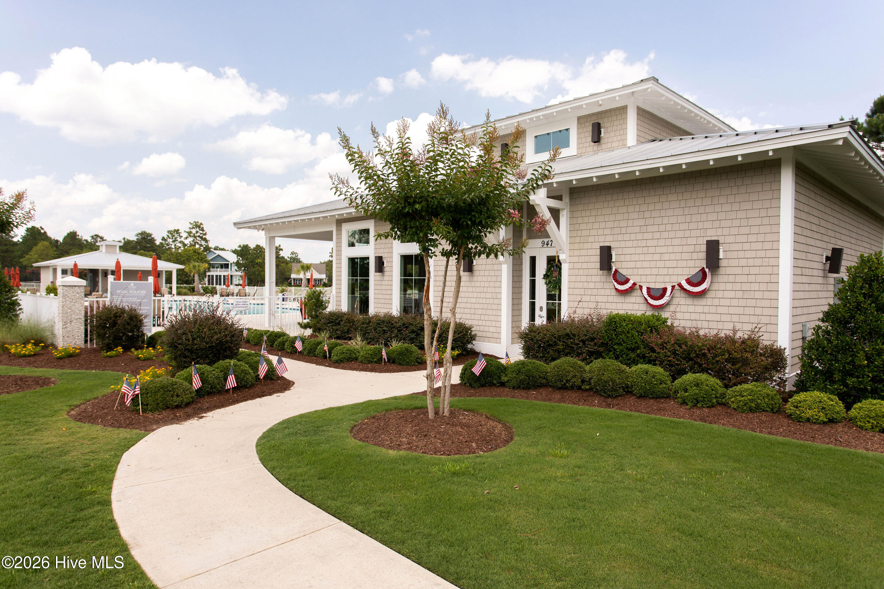 3726 Rivergate Way NE