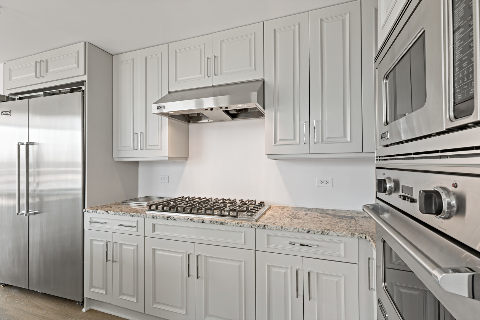 2 W Delaware Place Unit: 2505-06