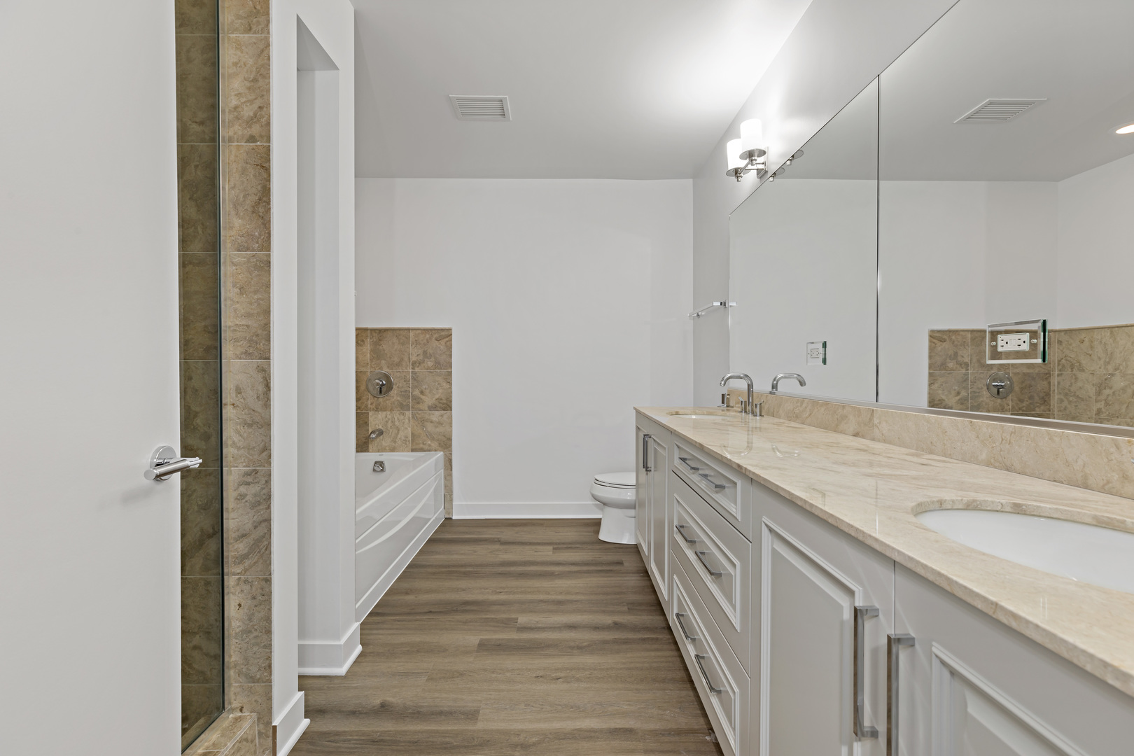 2 W Delaware Place Unit: 2505-06