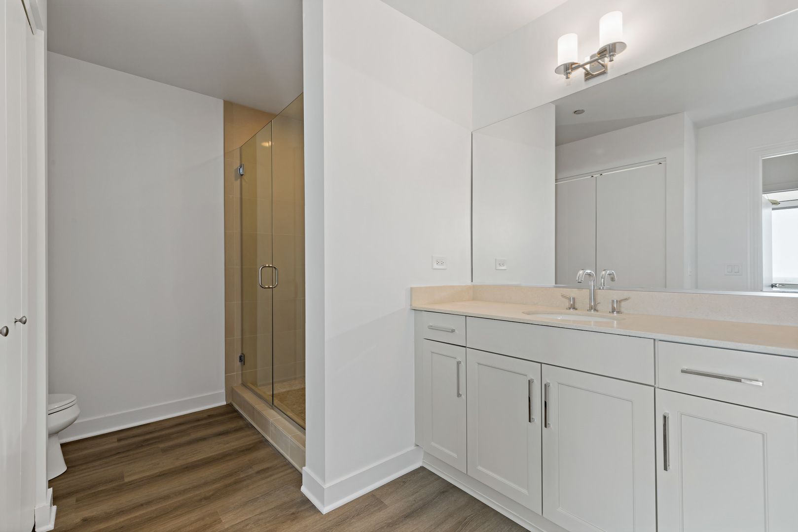 2 W Delaware Place Unit: 2505-06