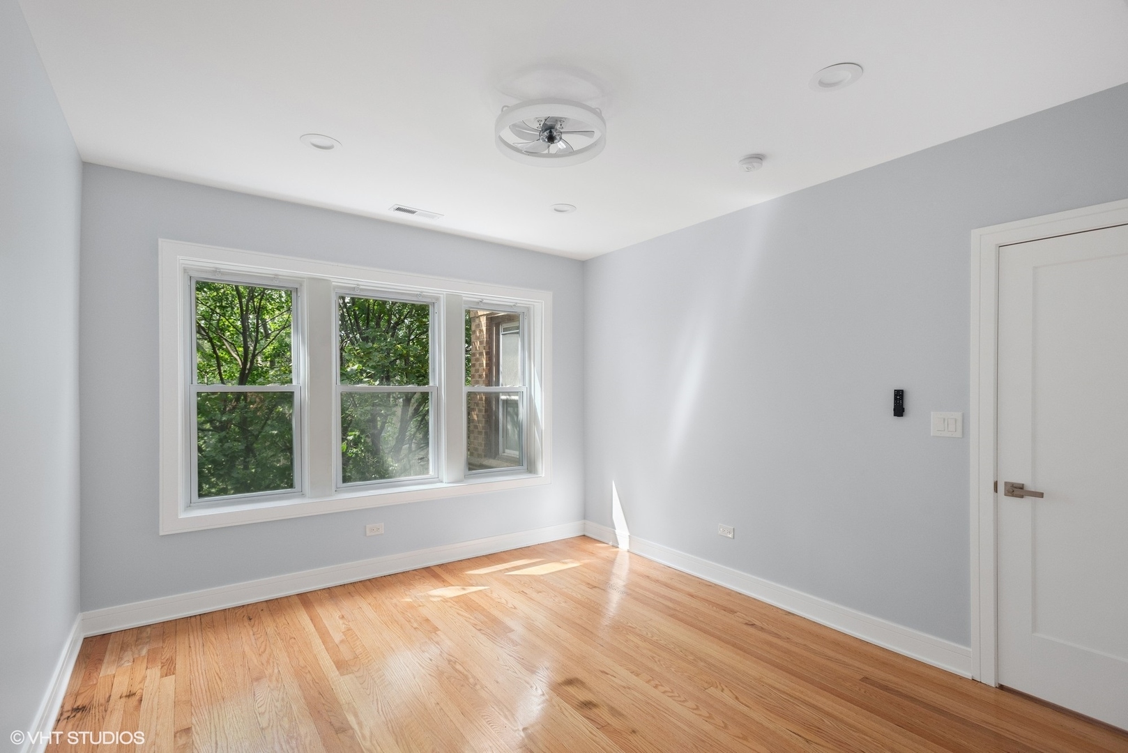 5411 N Campbell Avenue Unit: 2R