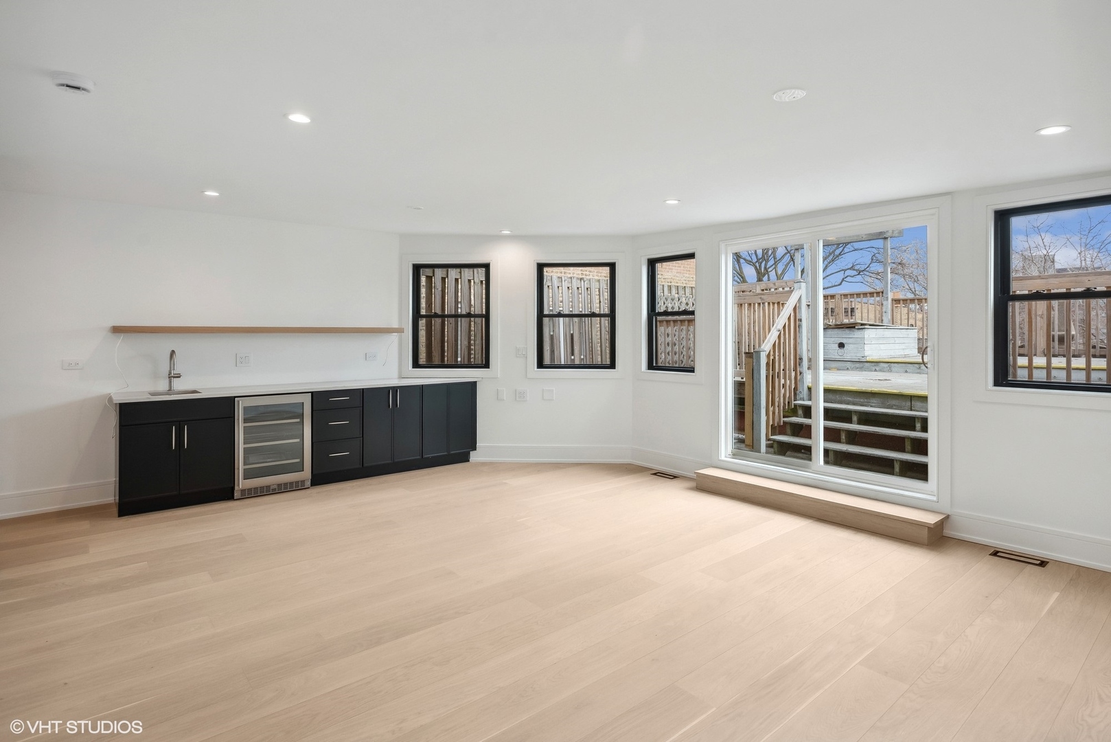 3642 N Magnolia Avenue