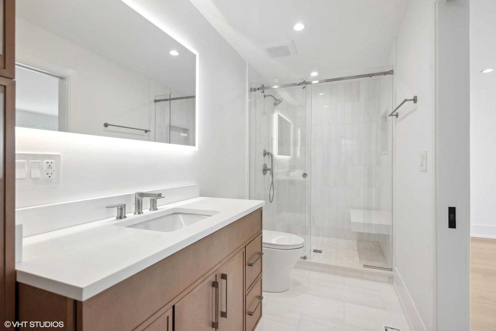 3642 N Magnolia Avenue