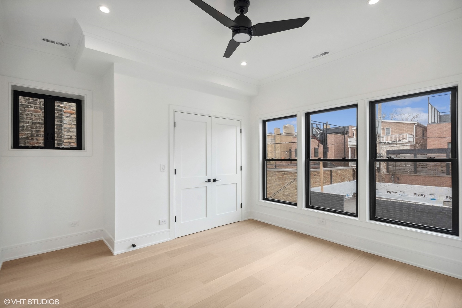 3642 N Magnolia Avenue