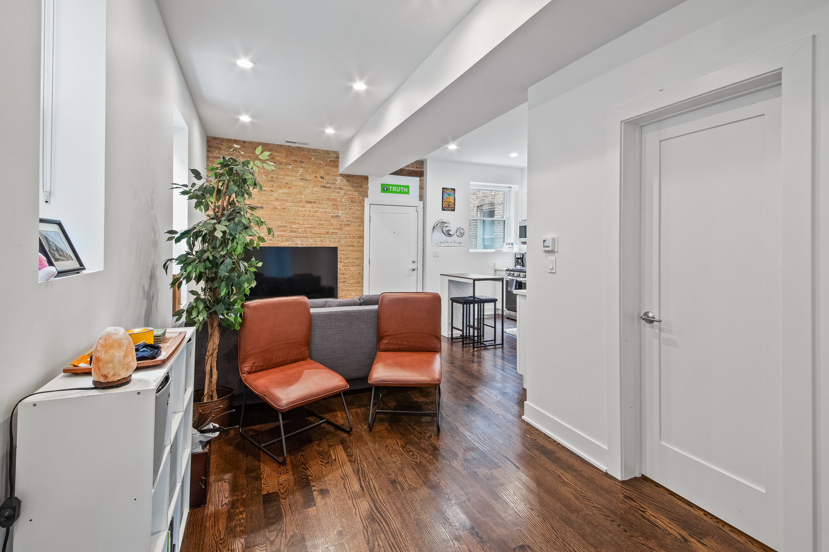 2316 W Augusta Boulevard