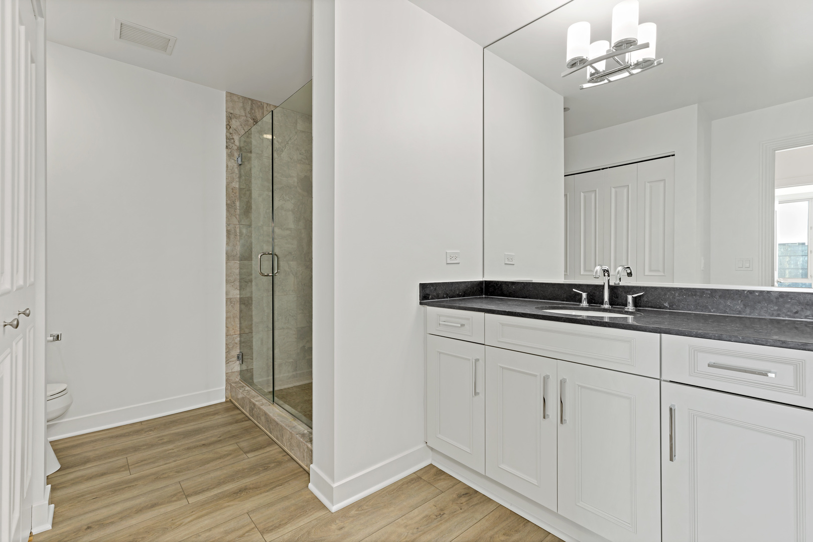 2 W Delaware Place Unit: 1705-06