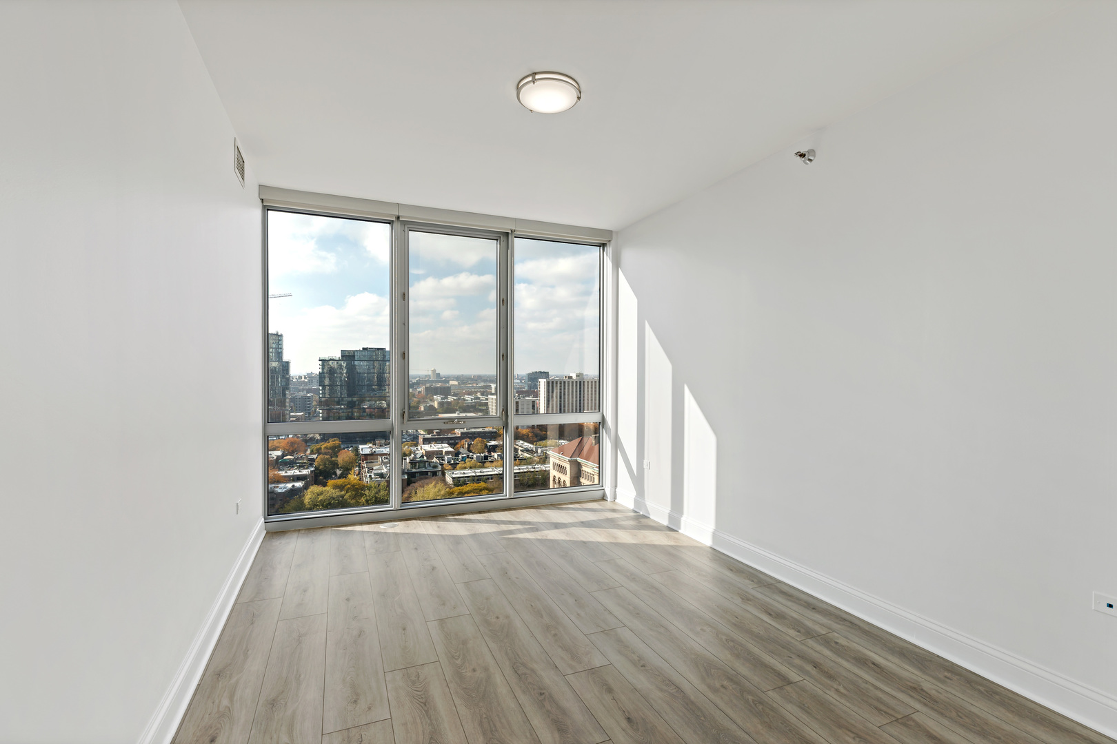 2 W Delaware Place Unit: 1705-06