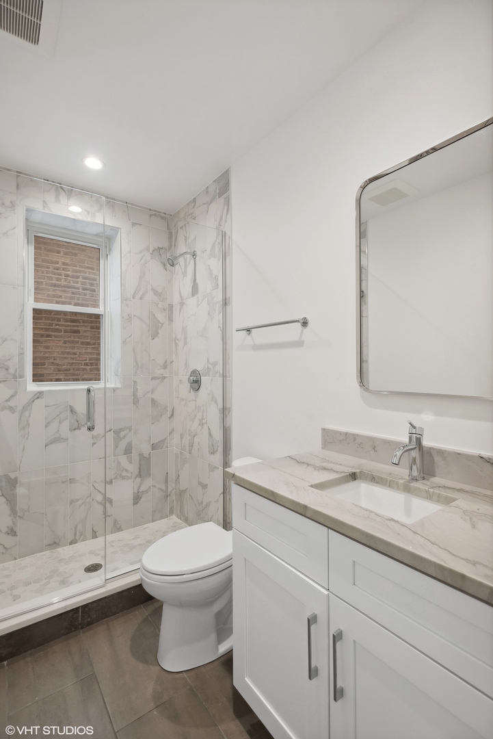 2229 W Augusta Boulevard