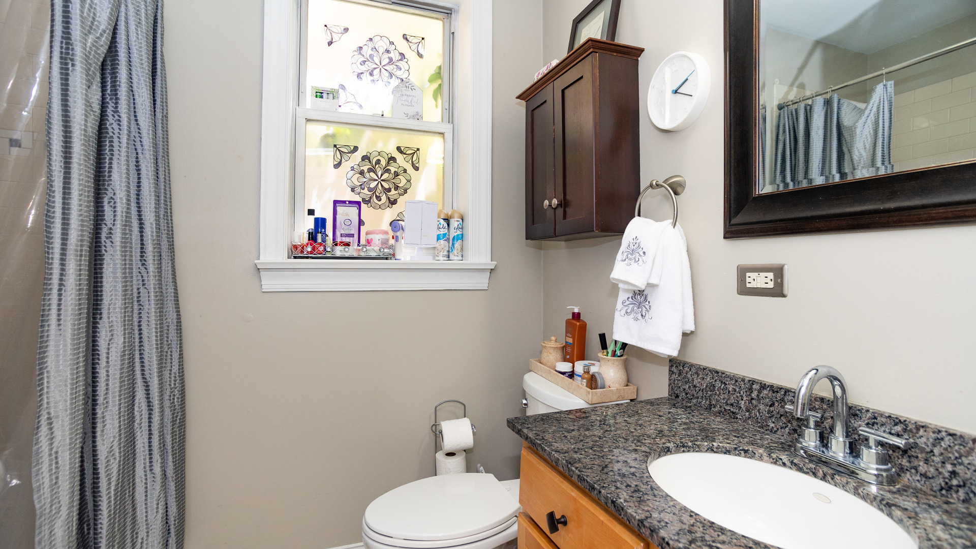 7631 N Greenview Avenue Unit: 1F