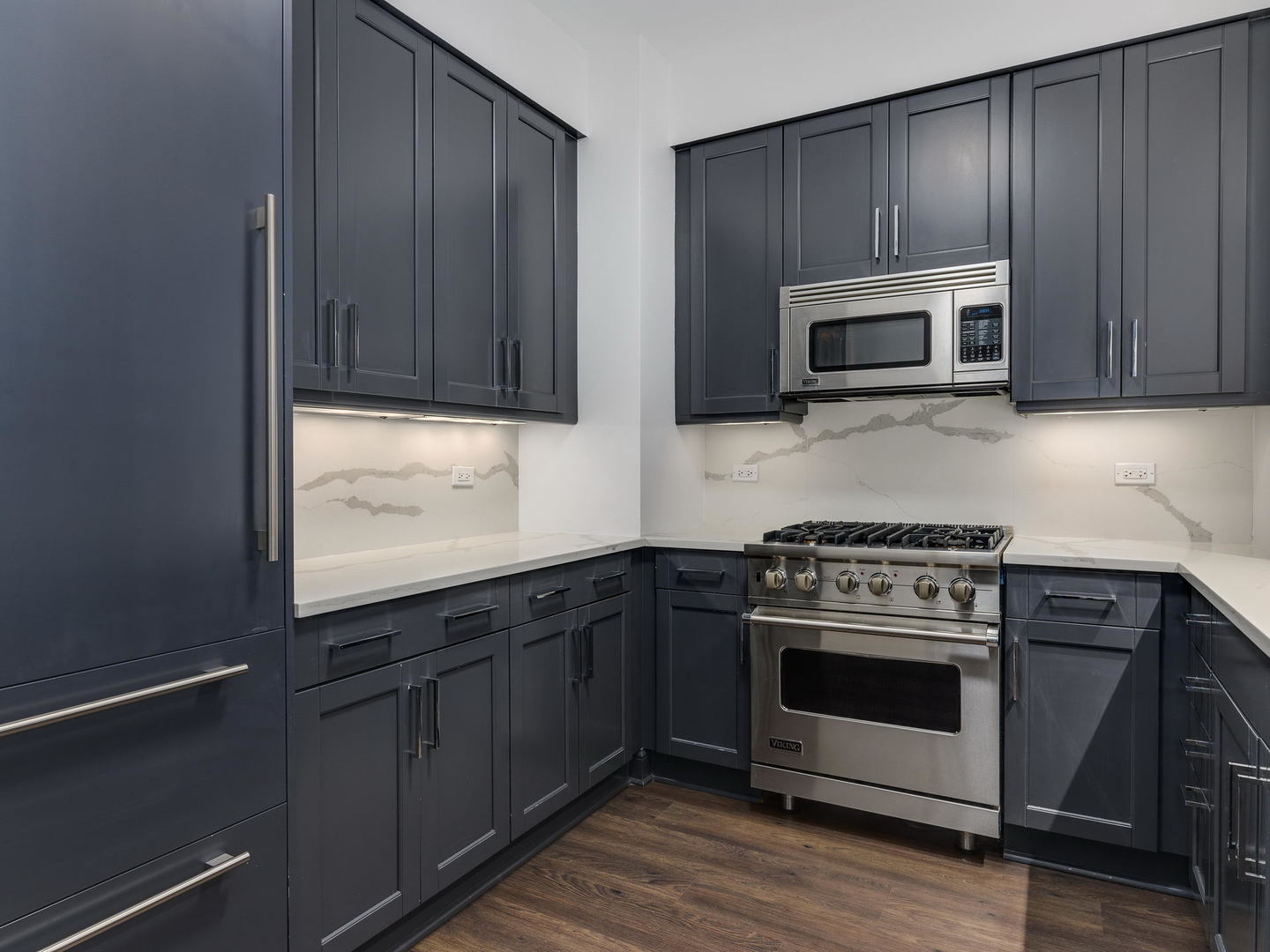2 W Delaware Place Unit: 2403