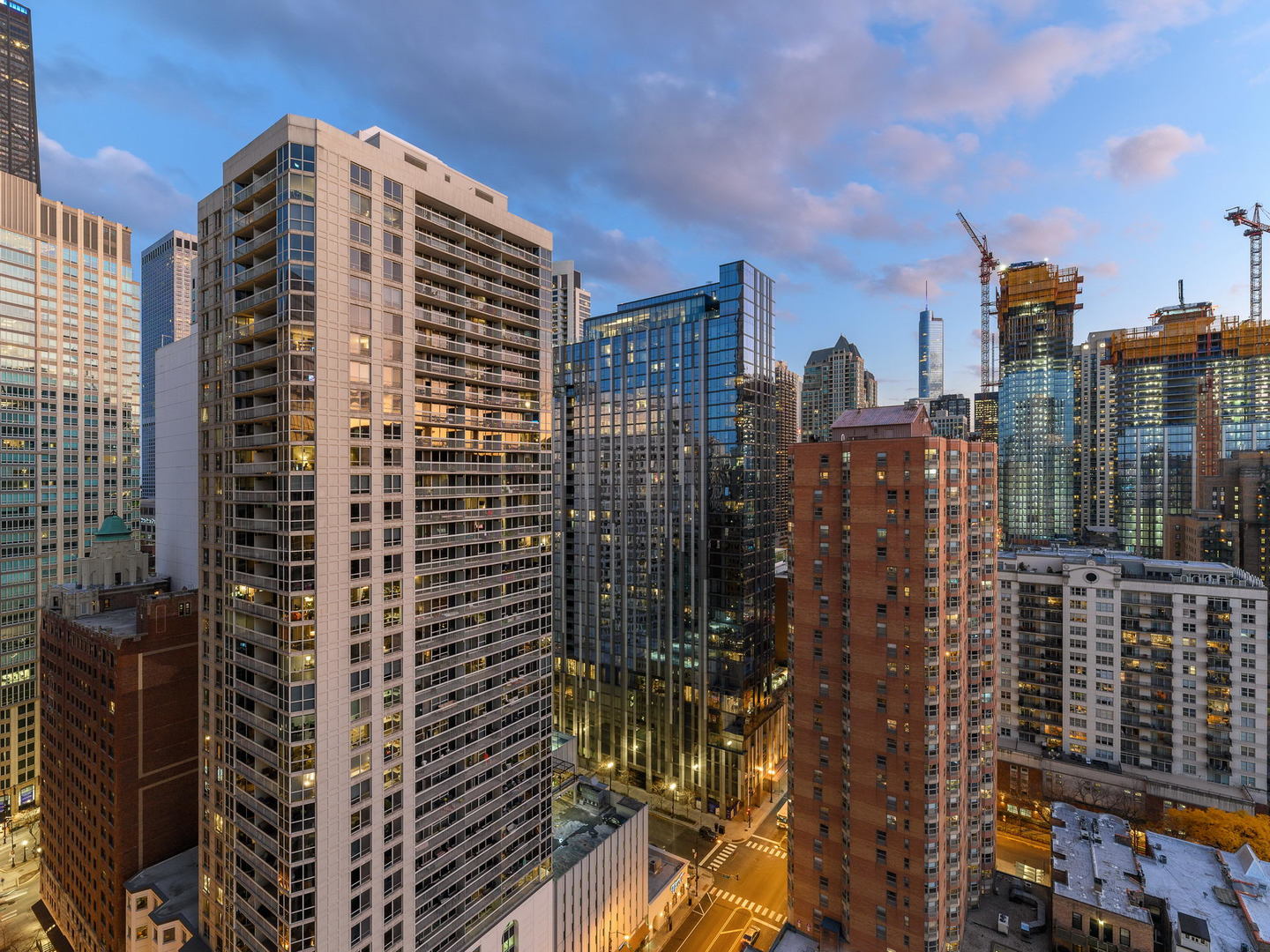 2 W Delaware Place Unit: 2403