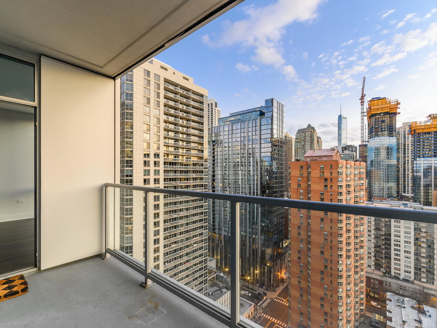 2 W Delaware Place Unit: 2403