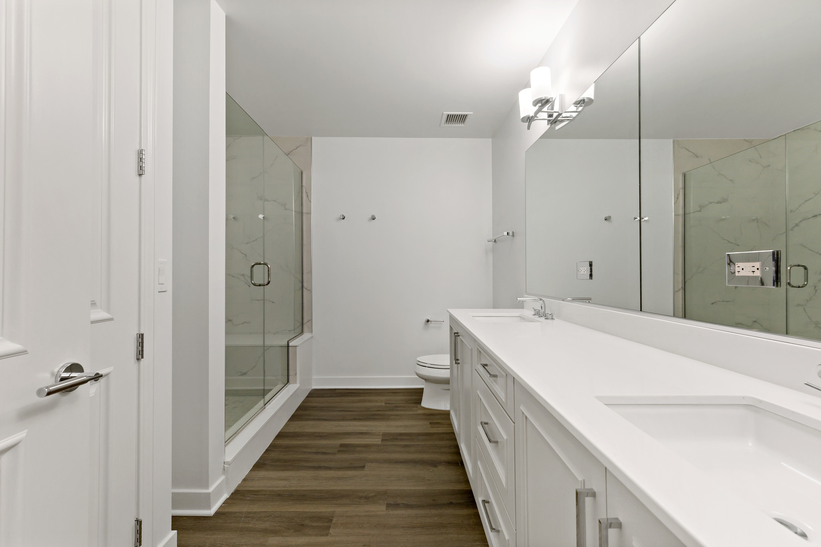 2 W Delaware Place Unit: 1205-06