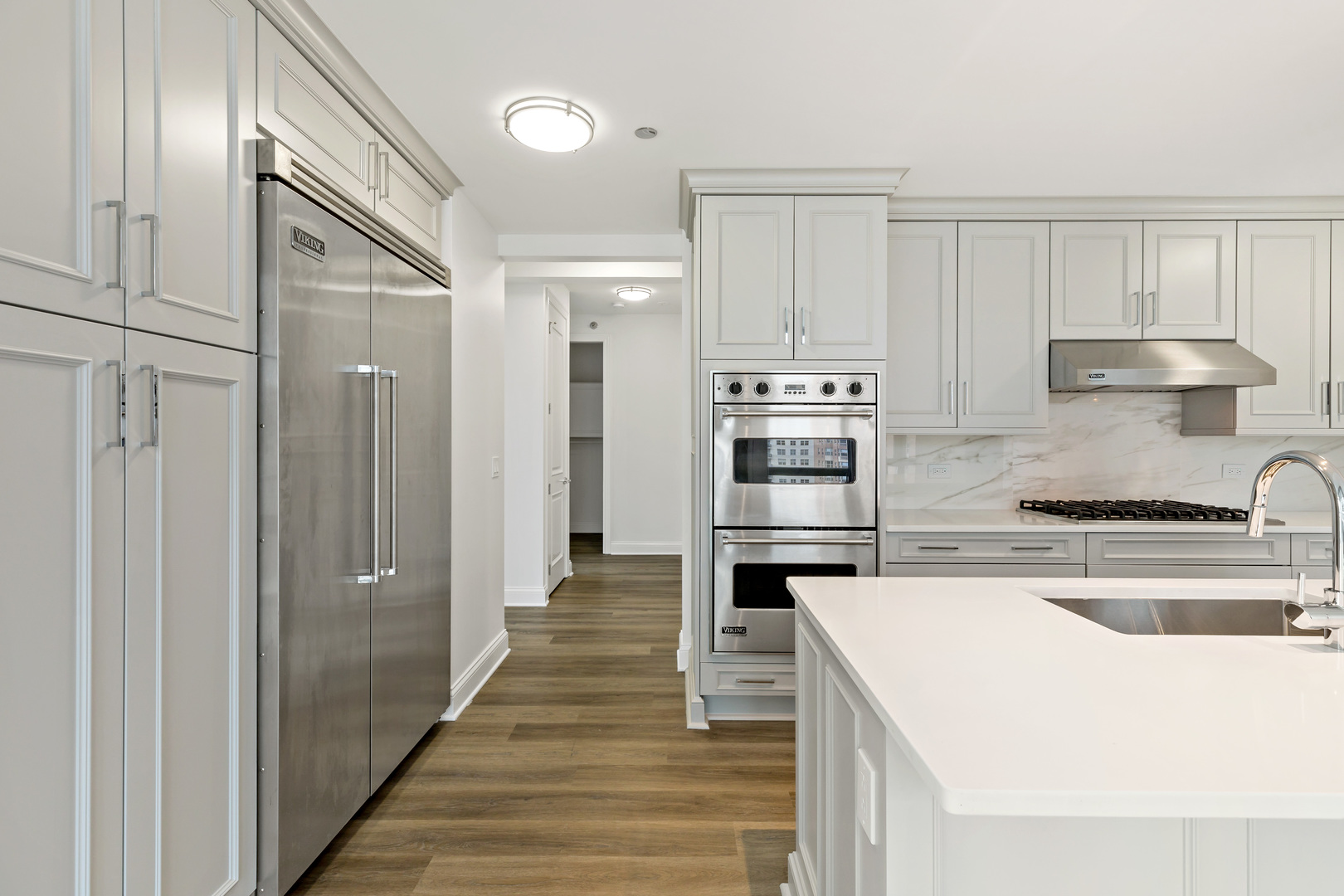 2 W Delaware Place Unit: 1205-06