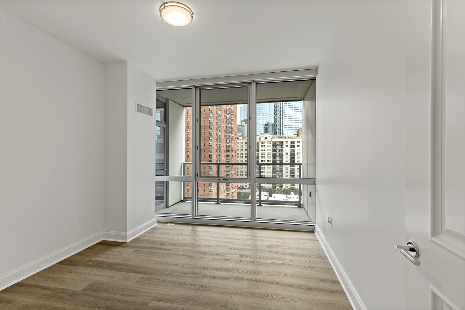 2 W Delaware Place Unit: 1205-06