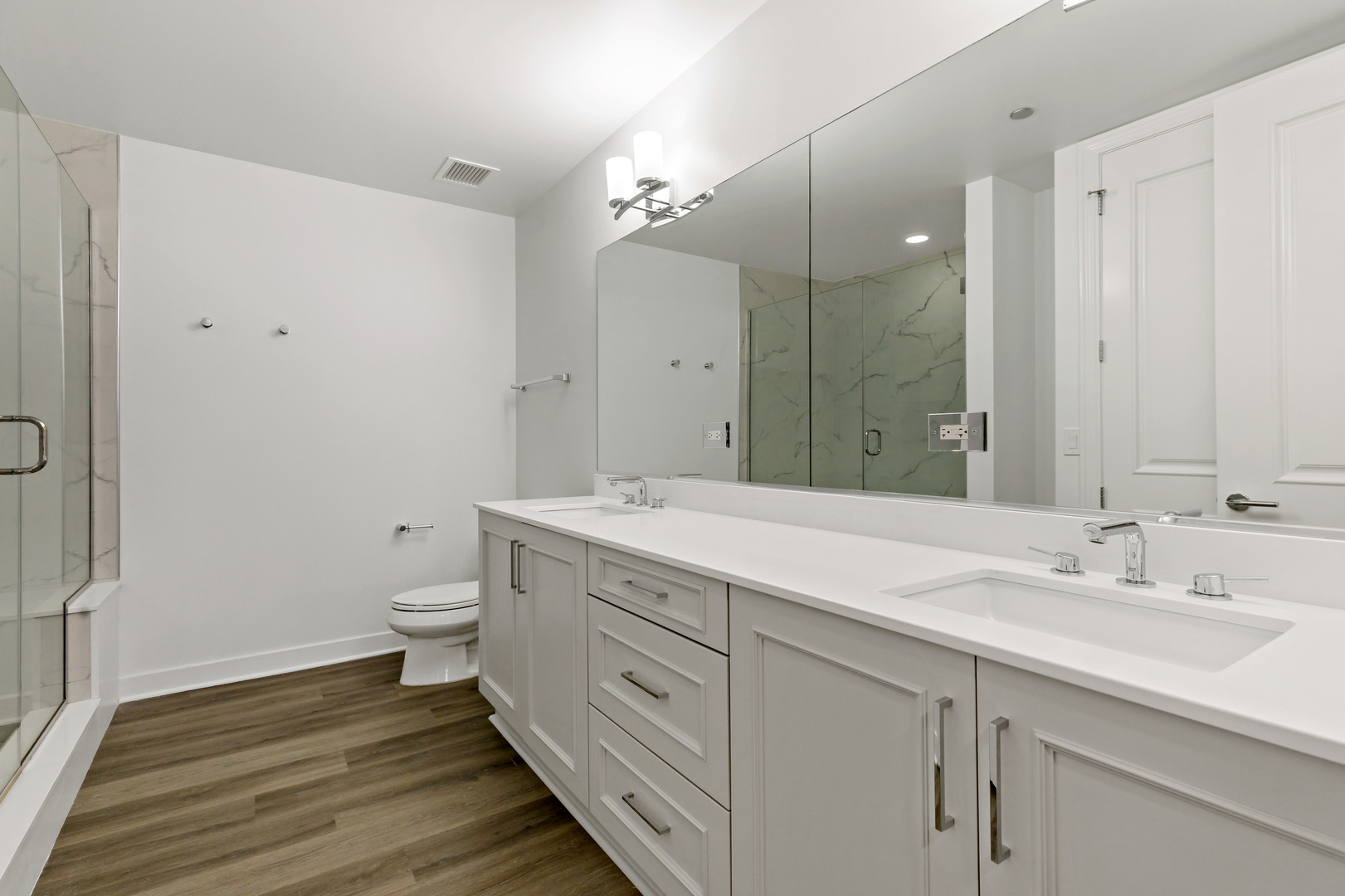 2 W Delaware Place Unit: 1205-06