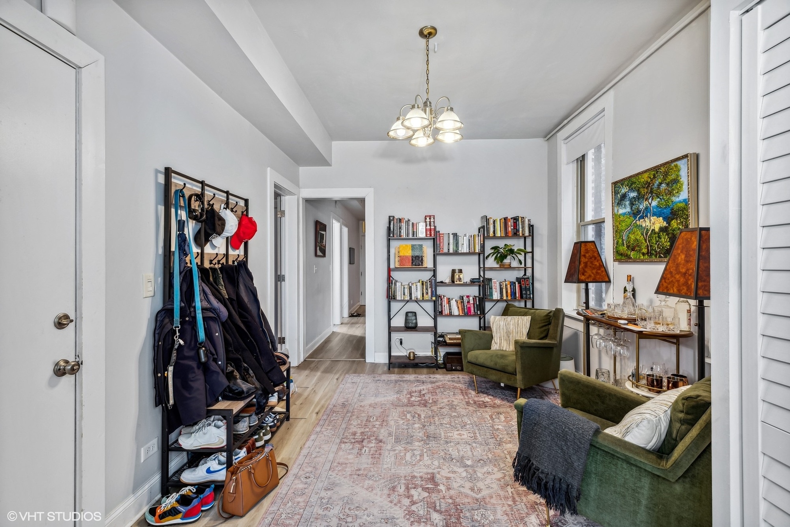 1114 N Wolcott Avenue Unit: 2F