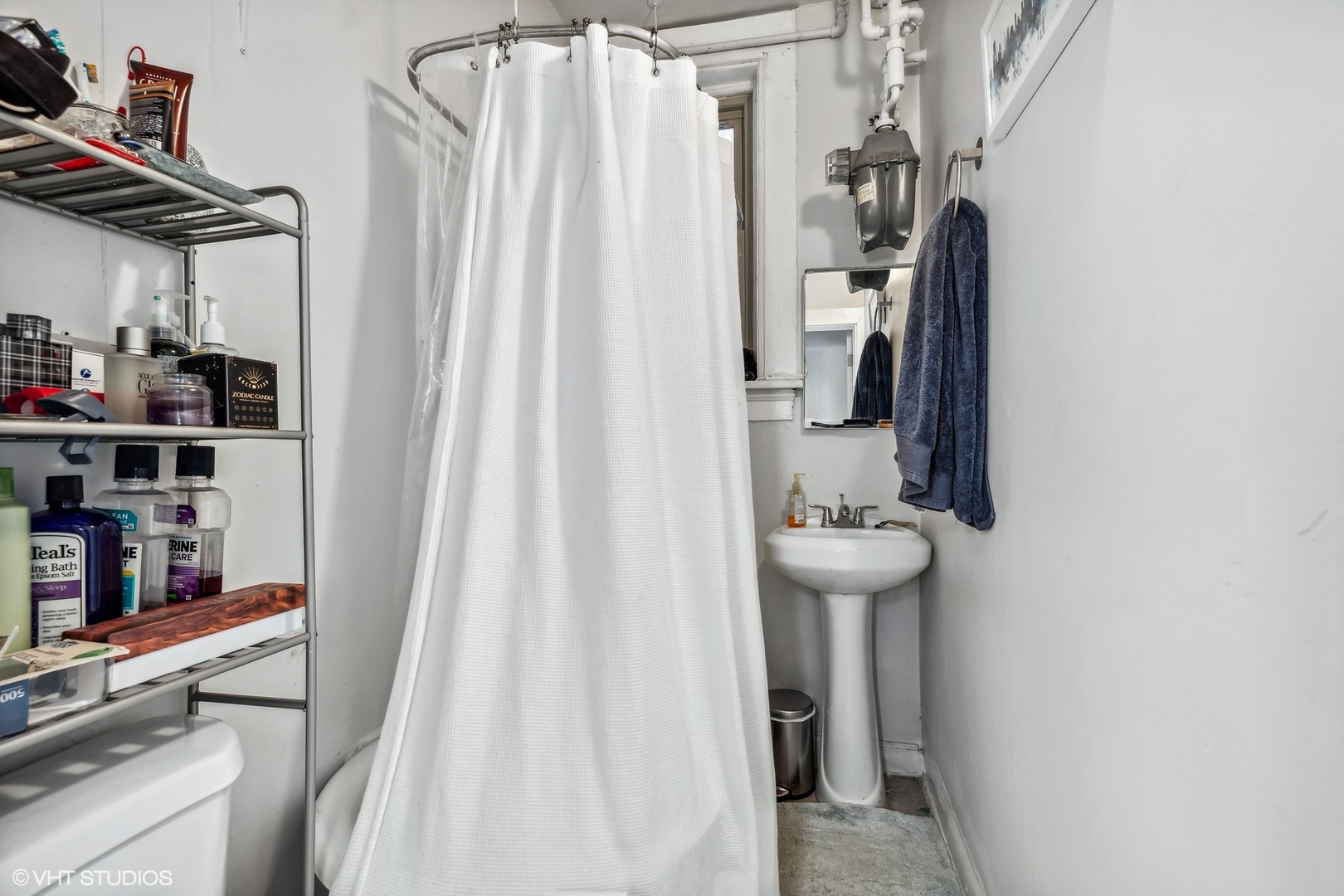 1114 N Wolcott Avenue Unit: 2F