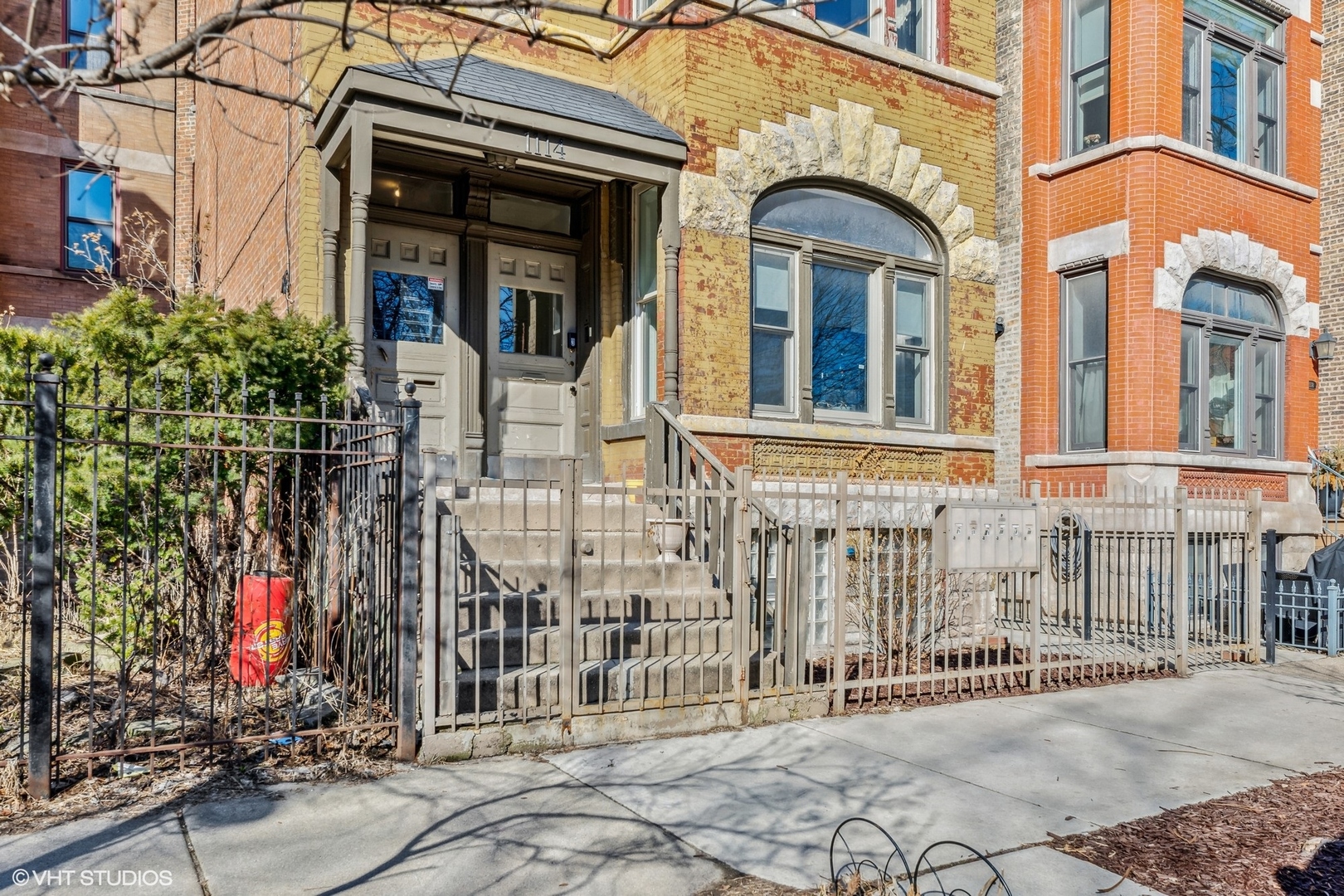 1114 N Wolcott Avenue Unit: 2F