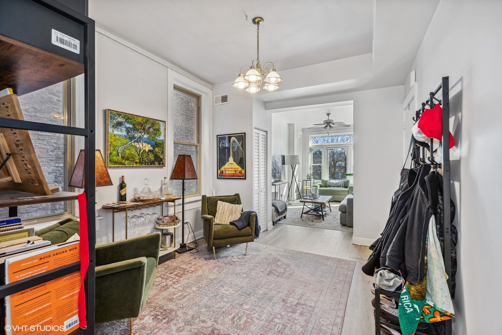 1114 N Wolcott Avenue Unit: 2F