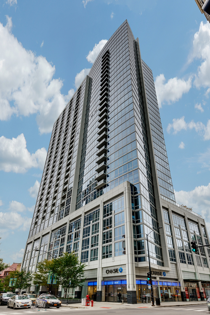 2 W Delaware Place Unit: 1502
