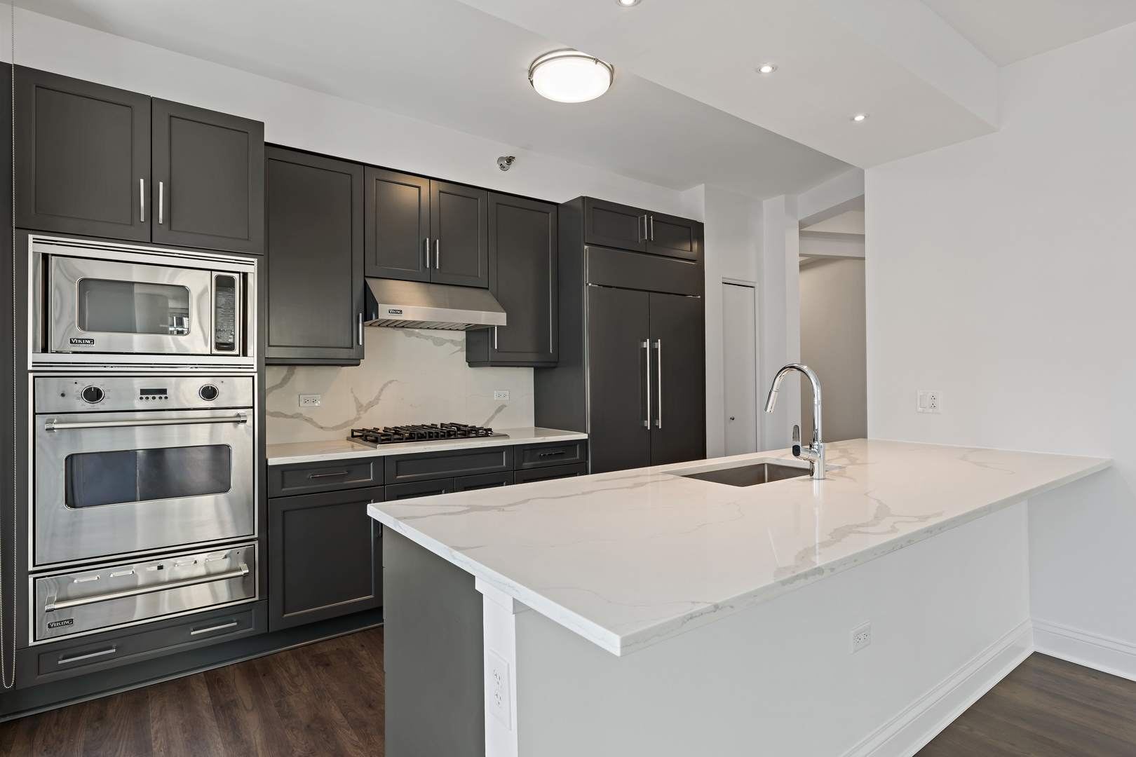 2 W Delaware Place Unit: 1502