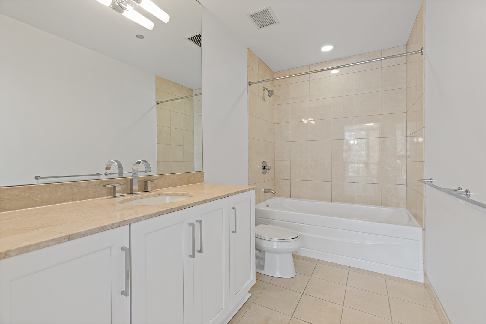 2 W Delaware Place Unit: 1502