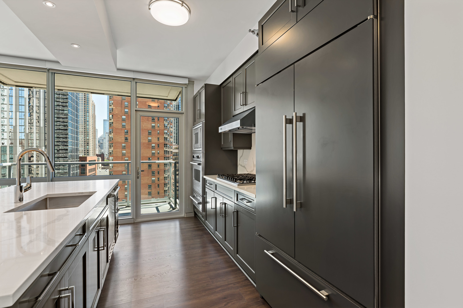 2 W Delaware Place Unit: 1502