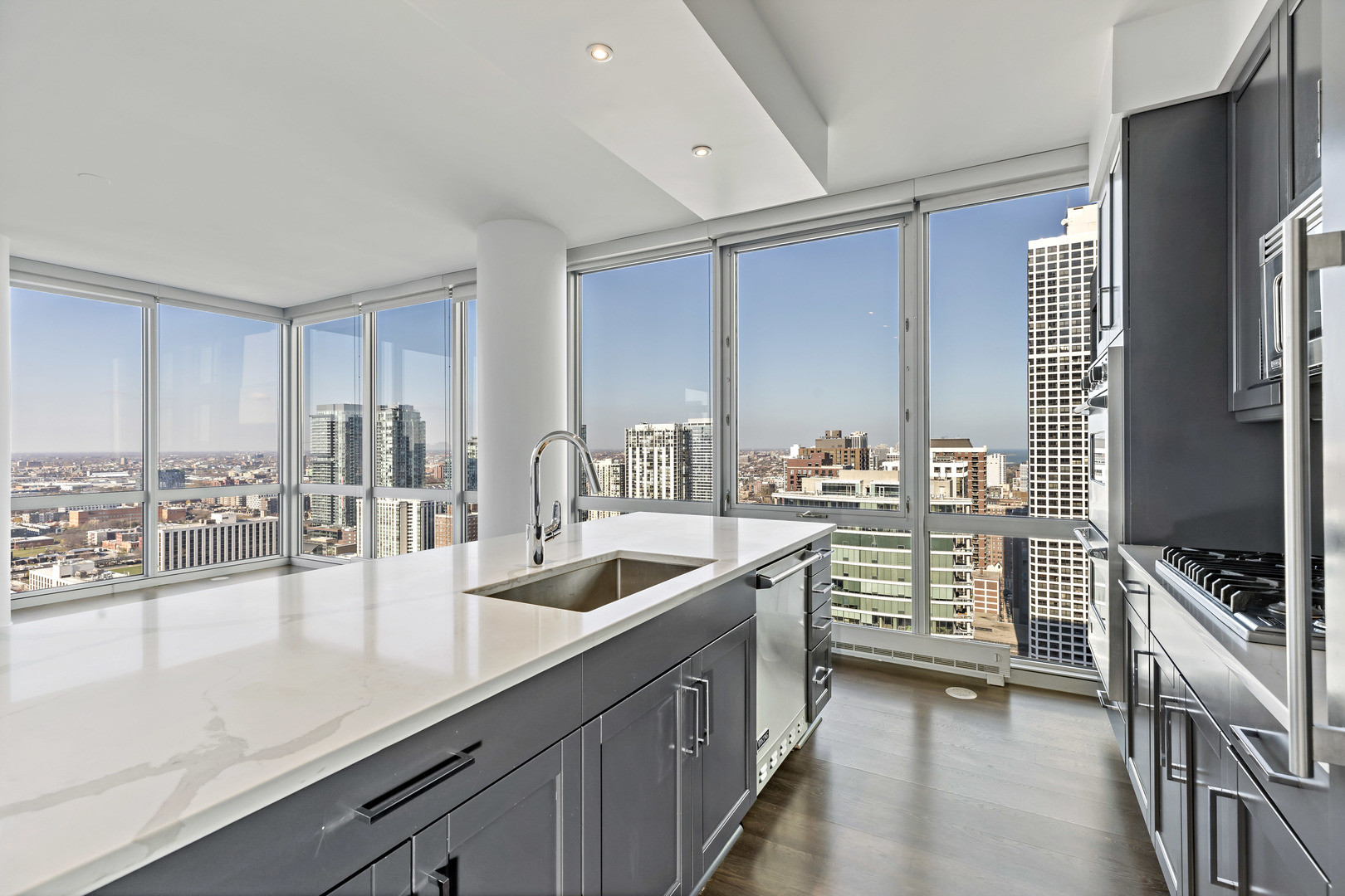 2 W Delaware Place Unit: 2101