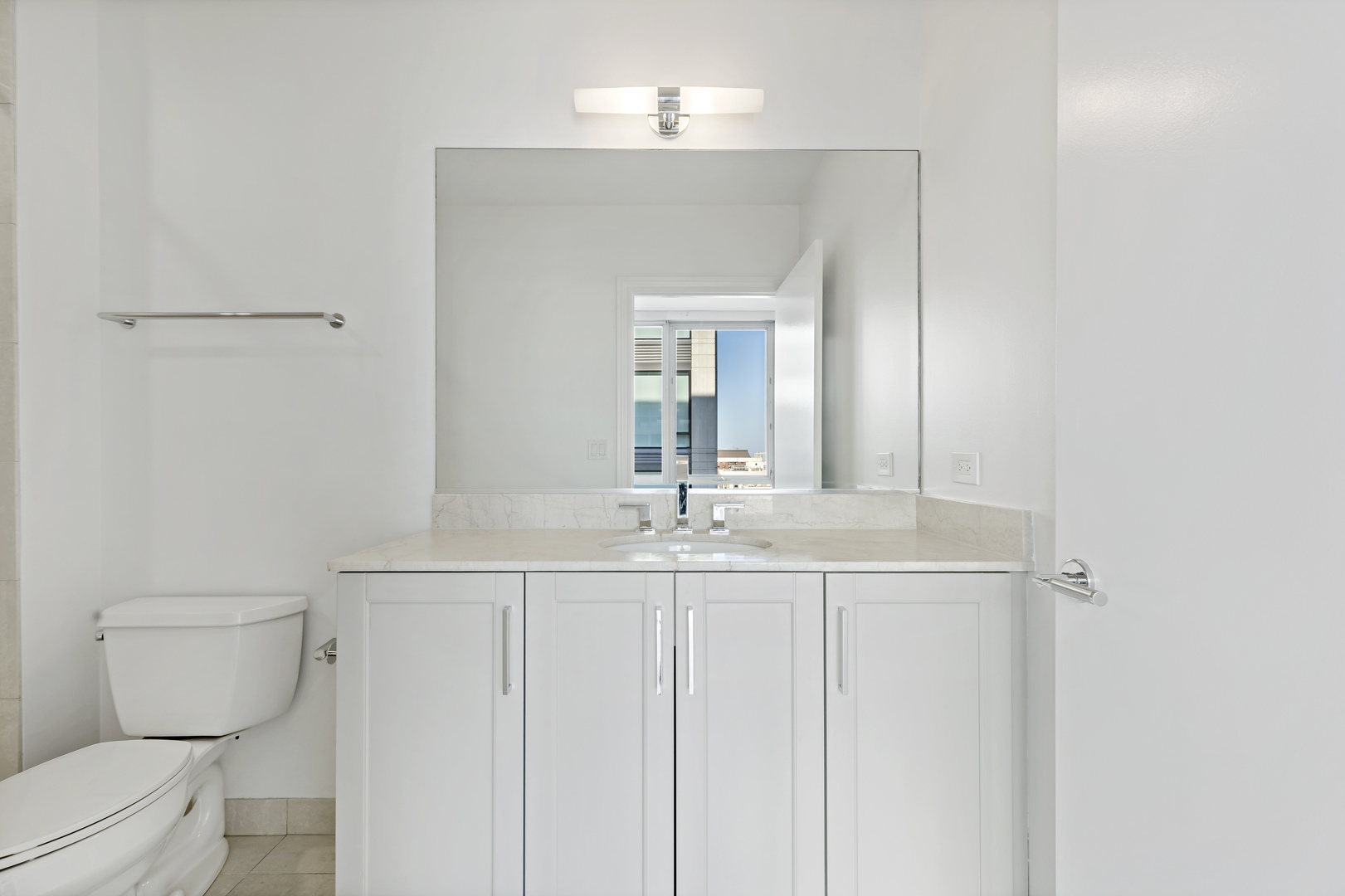 2 W Delaware Place Unit: 2101