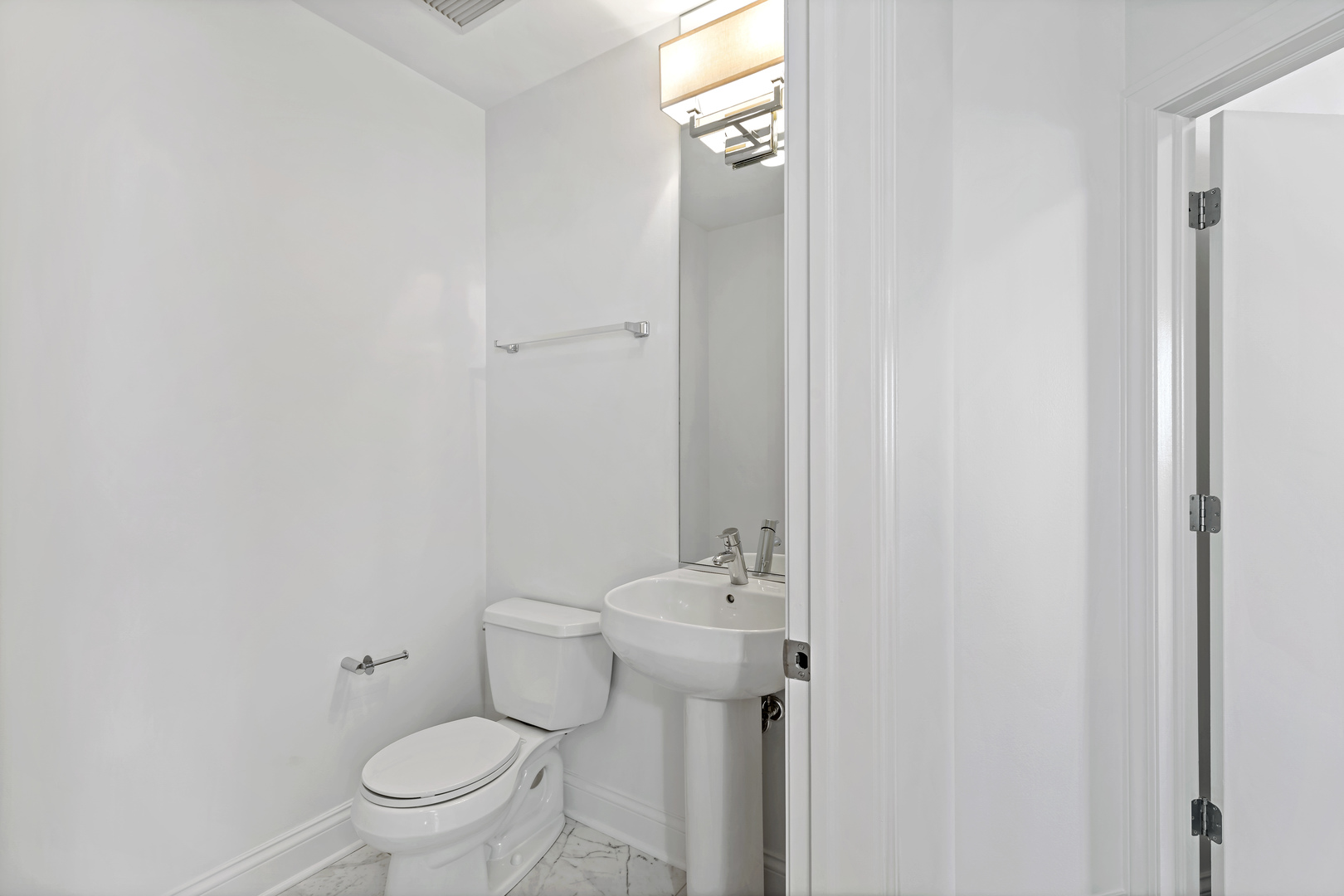 2 W Delaware Place Unit: 2101