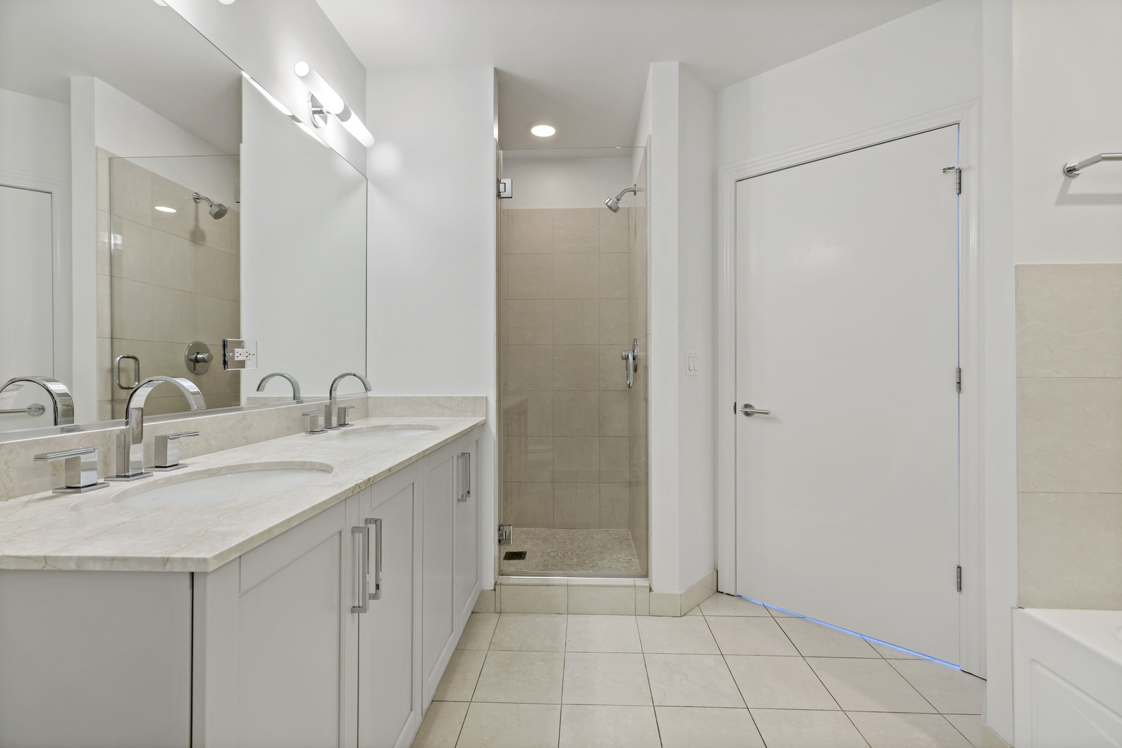 2 W Delaware Place Unit: 2101