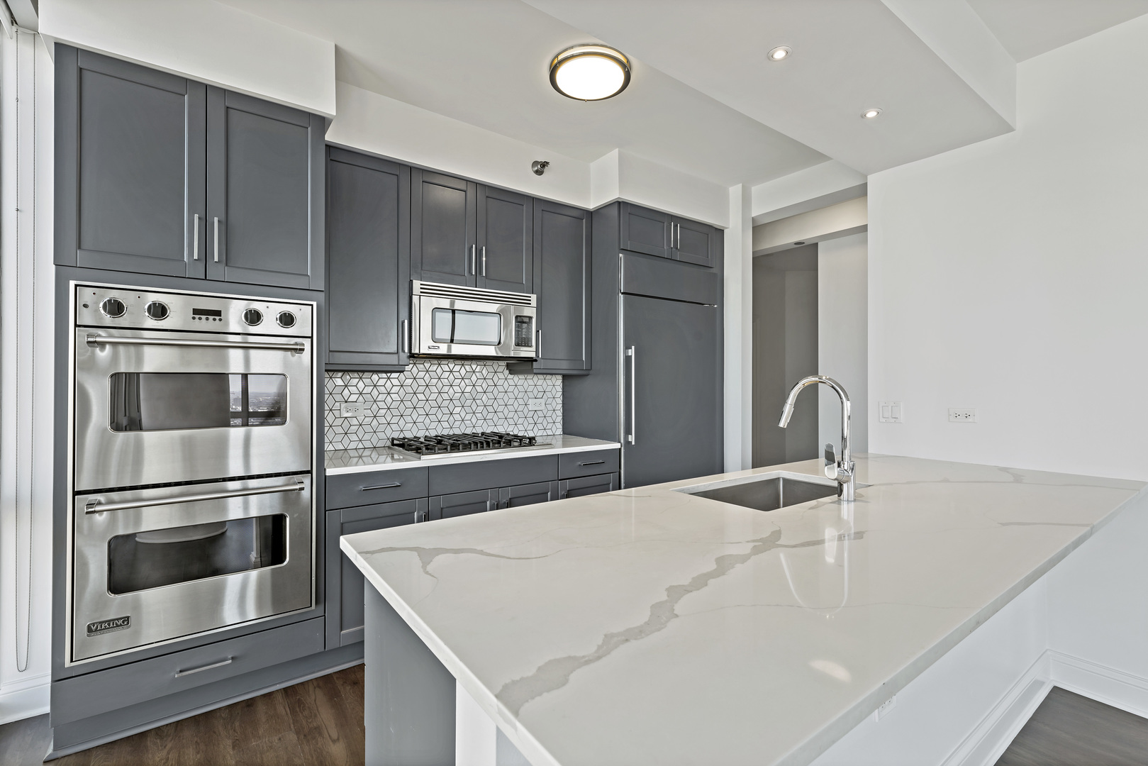 2 W Delaware Place Unit: 2101