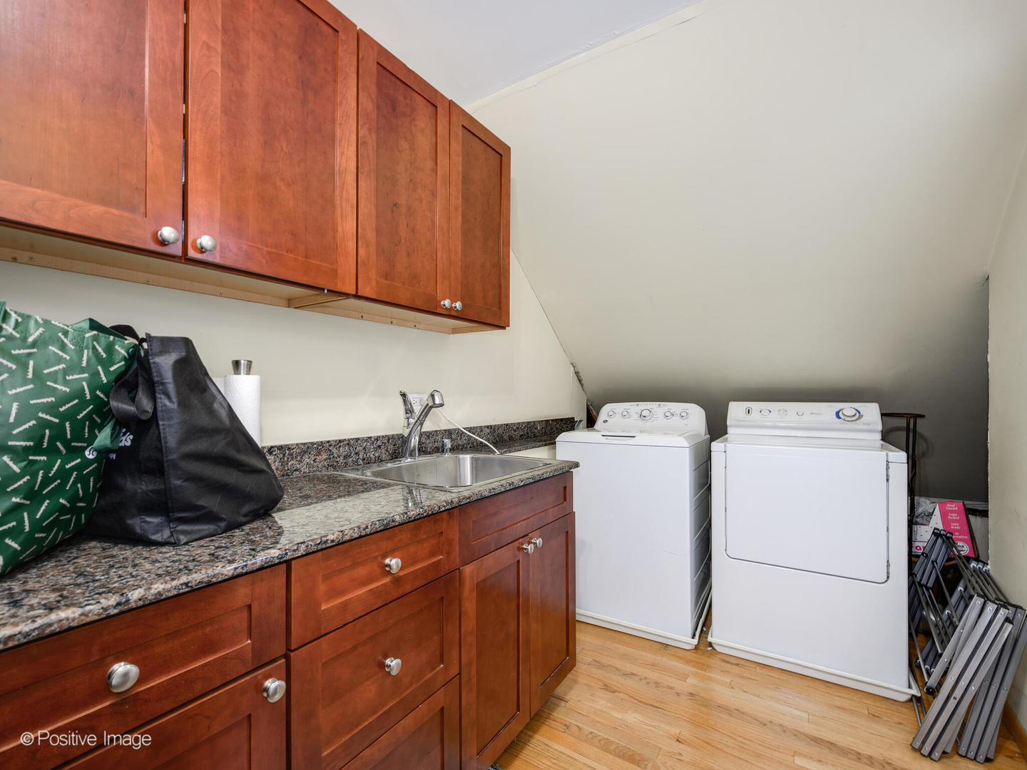 1059 W Wrightwood Avenue