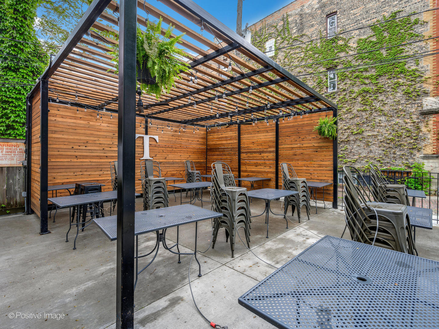 1059 W Wrightwood Avenue