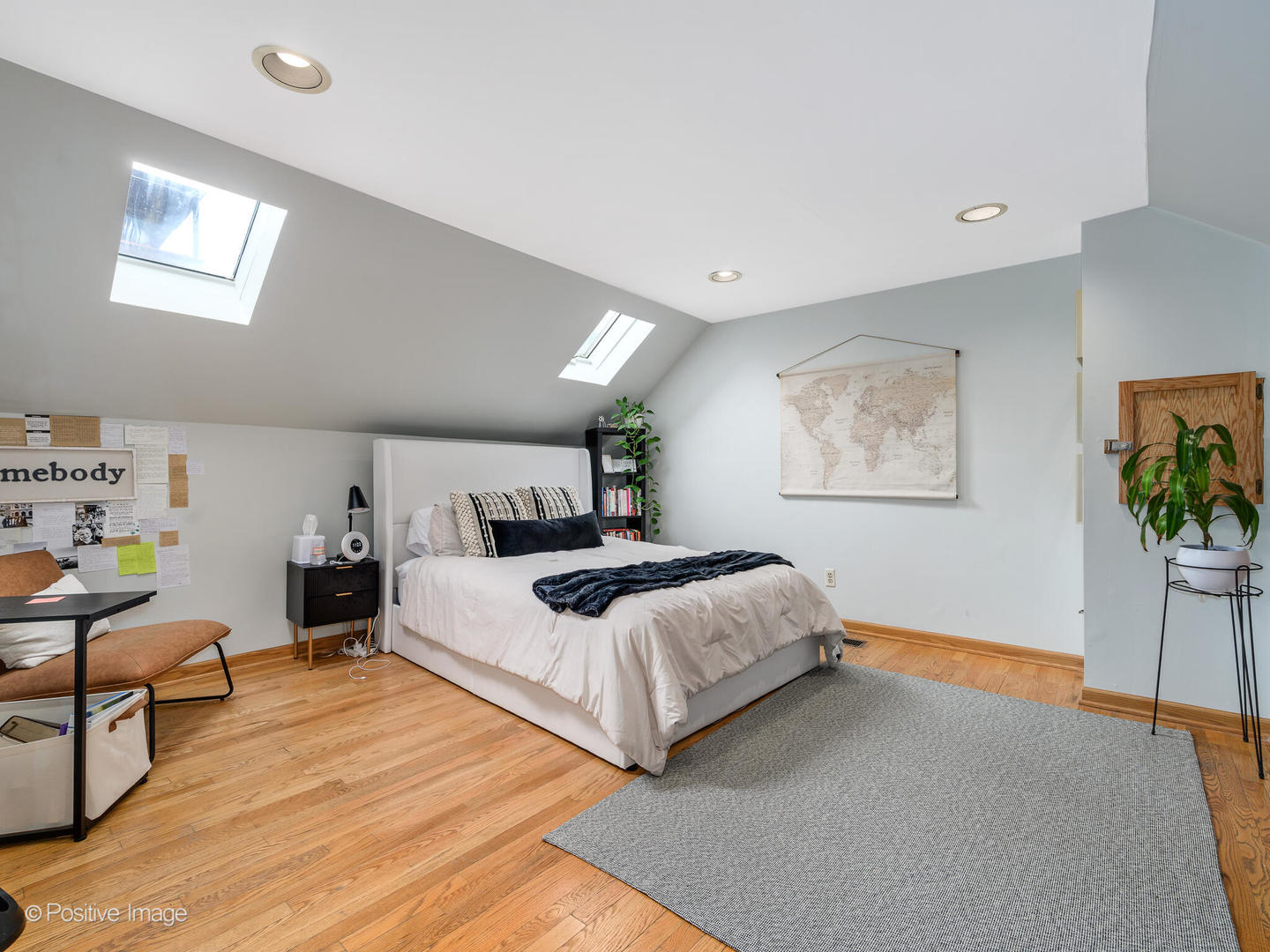 1059 W Wrightwood Avenue