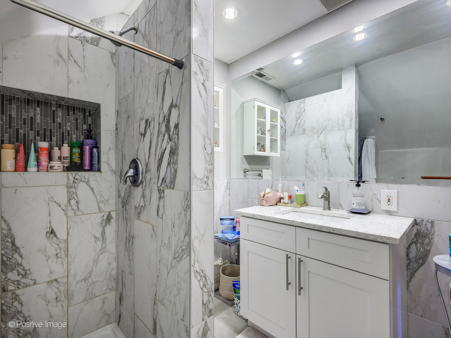 1059 W Wrightwood Avenue