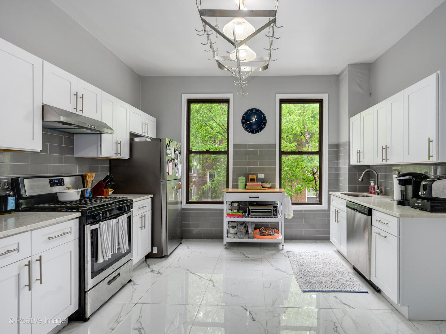 1059 W Wrightwood Avenue